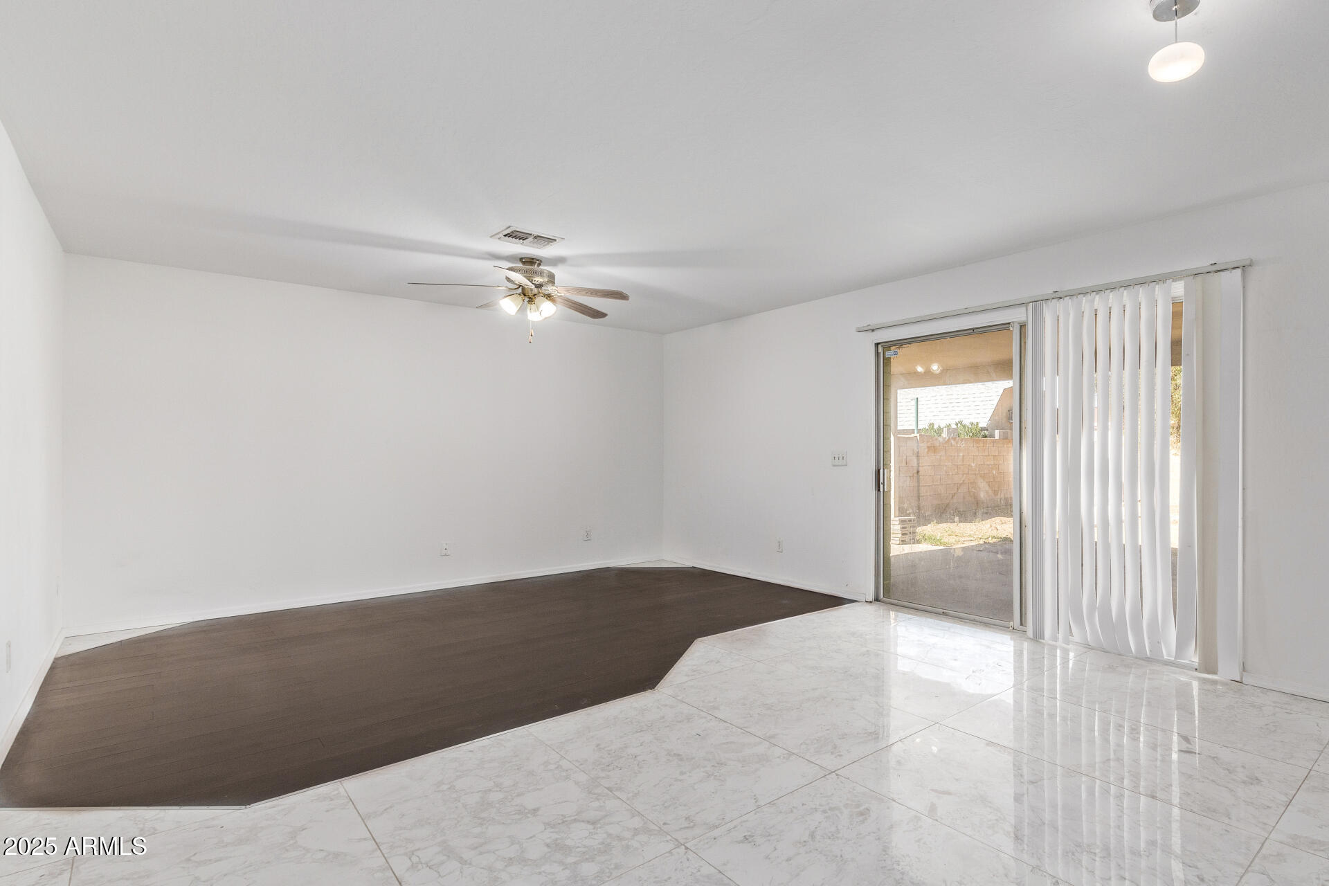 4004 W Myrtle Avenue Property Photo 6