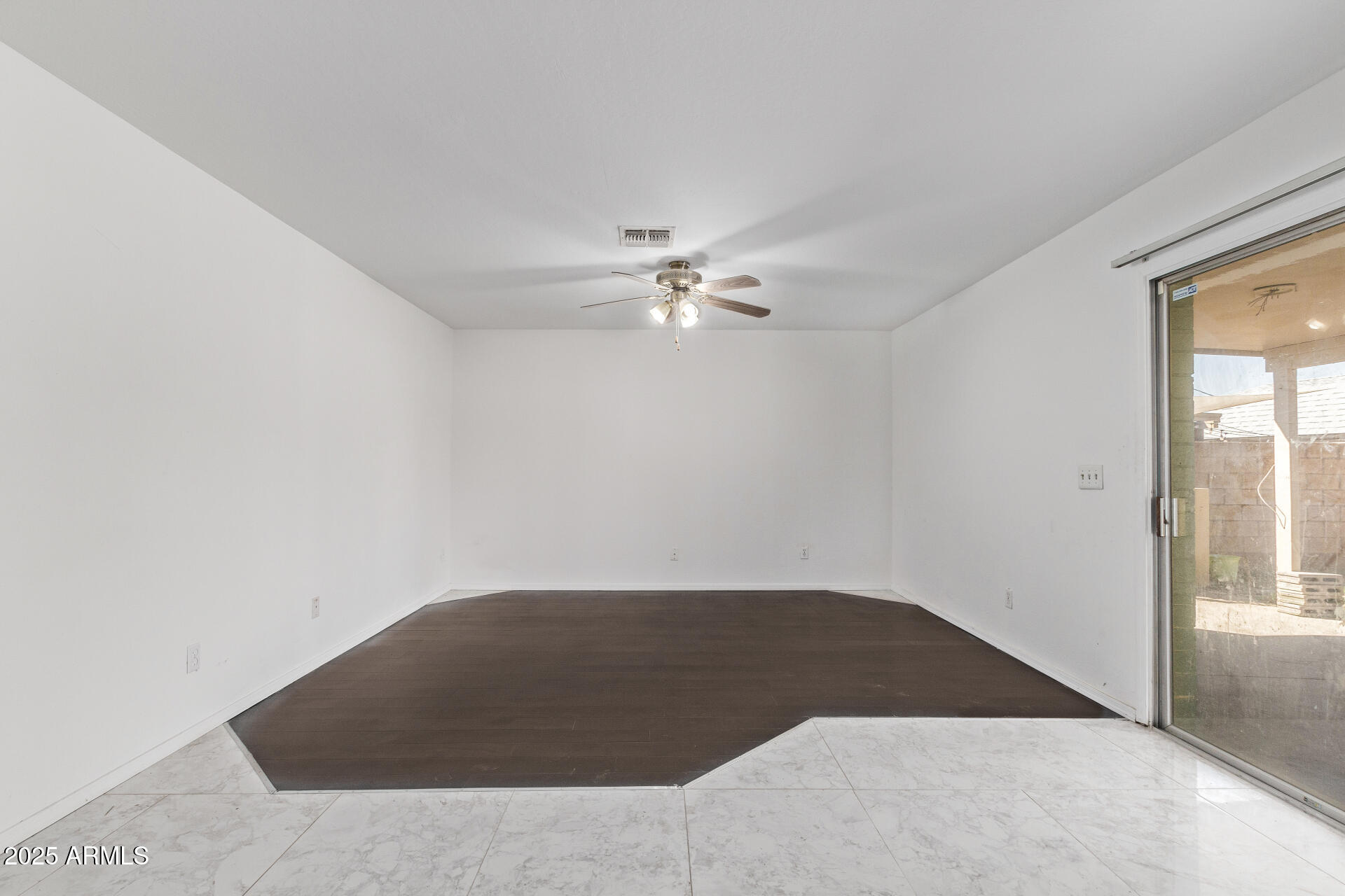 4004 W Myrtle Avenue Property Photo 7