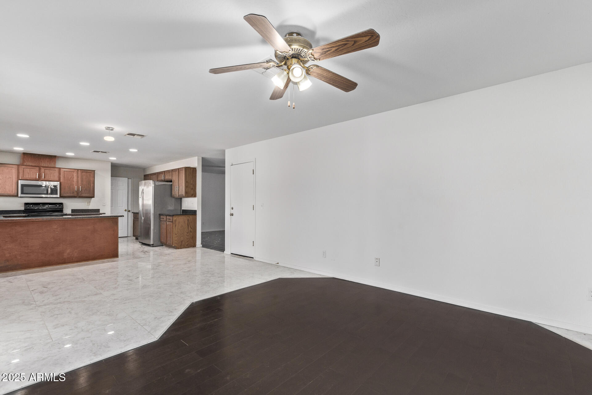 4004 W Myrtle Avenue Property Photo 8
