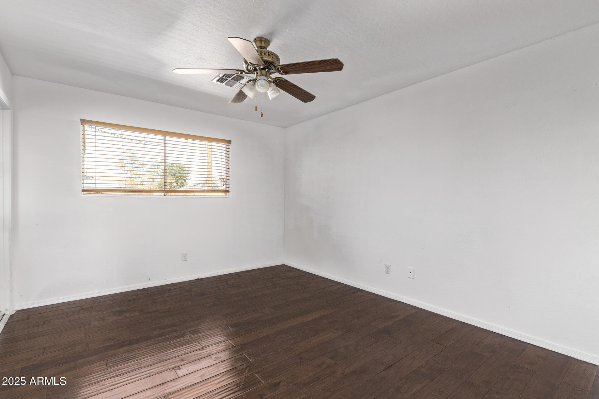4004 W Myrtle Avenue Property Photo 13