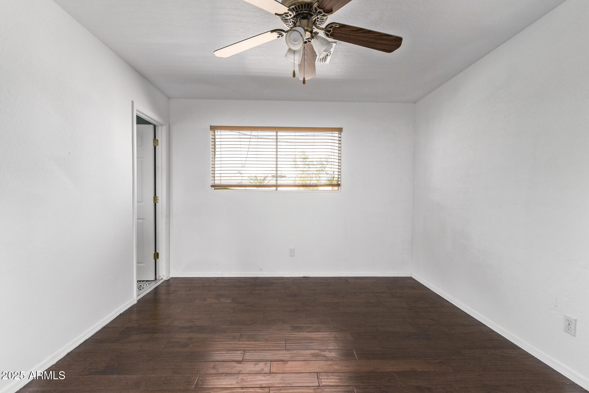 4004 W Myrtle Avenue Property Photo 14