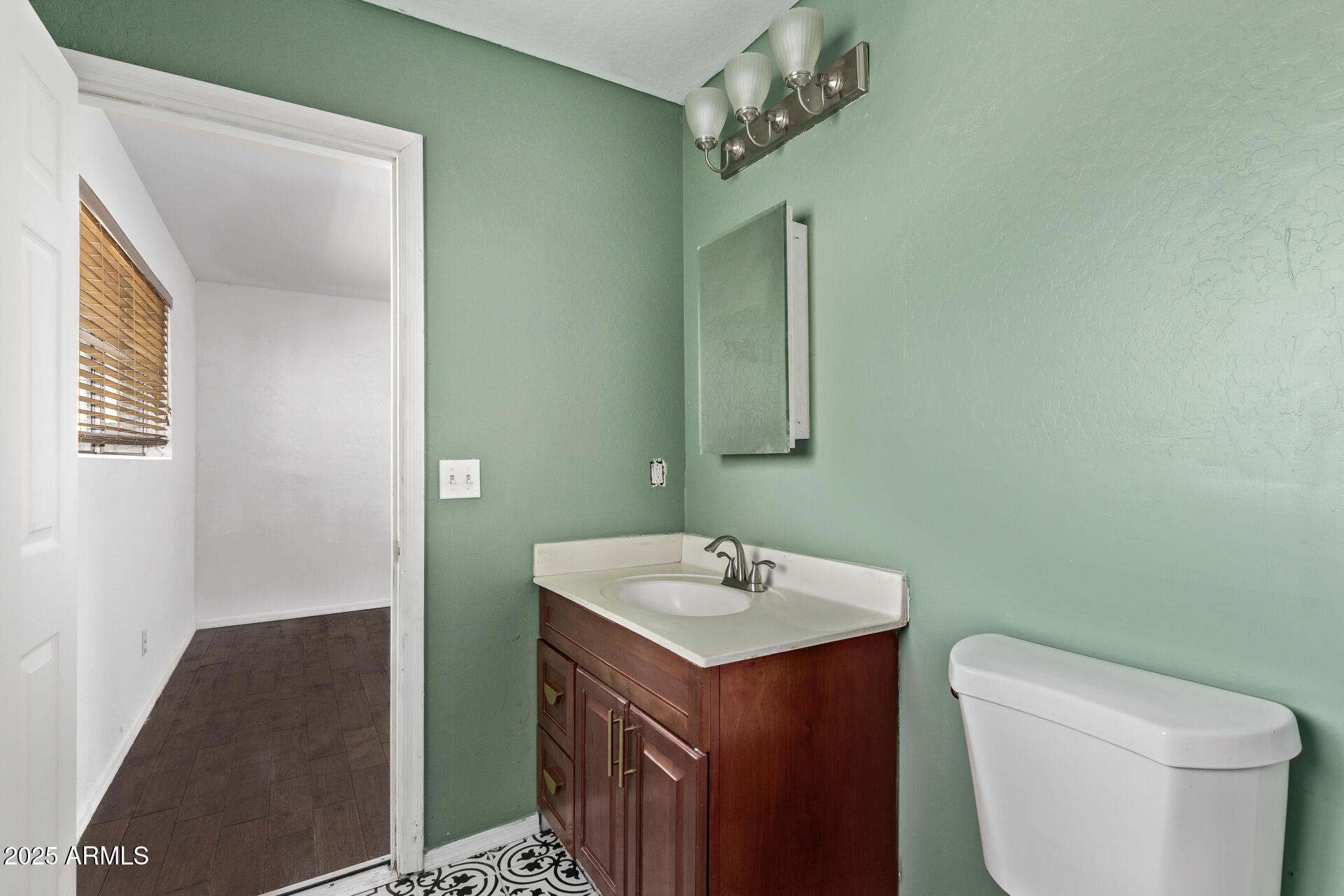 4004 W Myrtle Avenue Property Photo 17