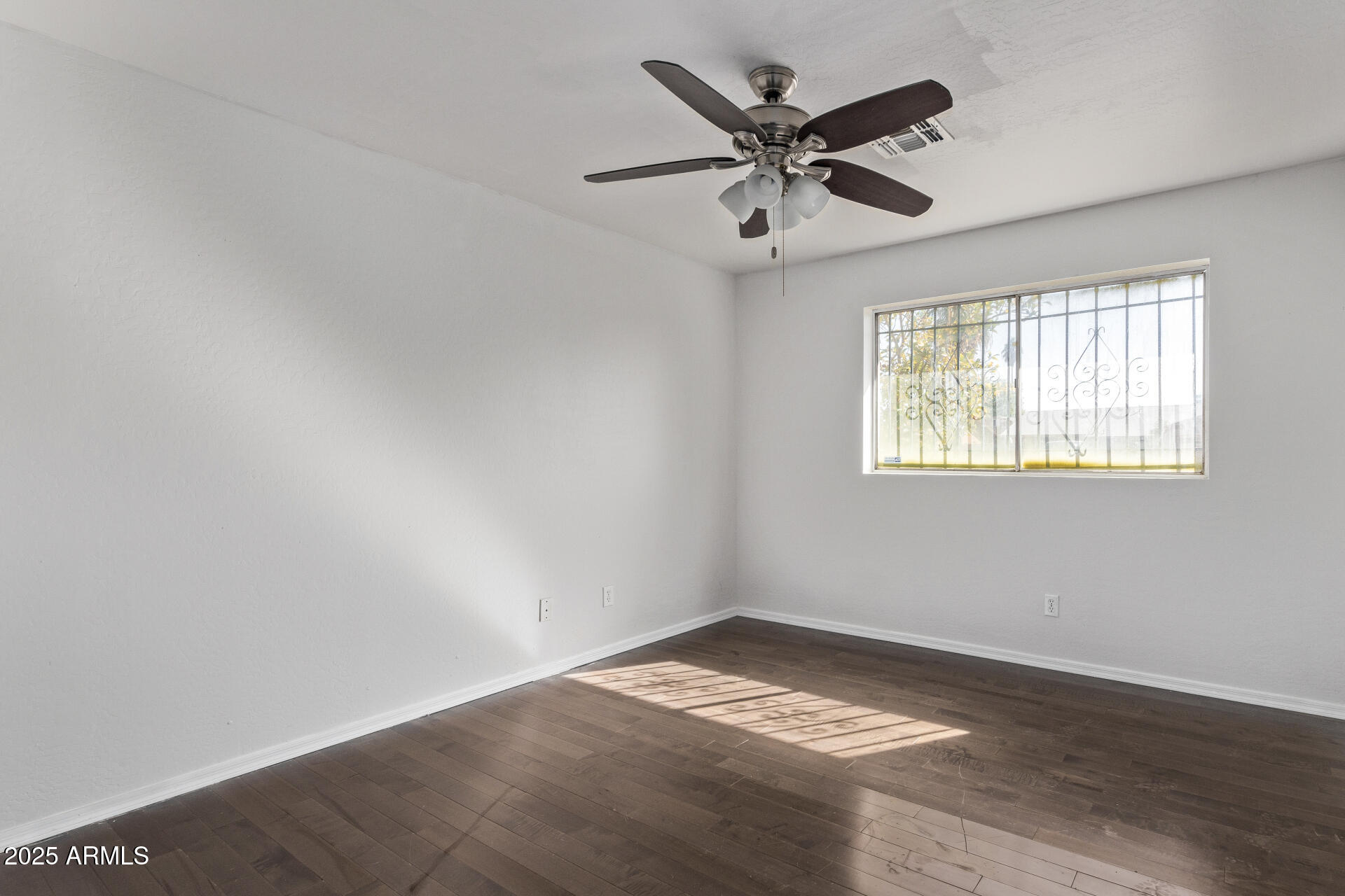 4004 W Myrtle Avenue Property Photo 18