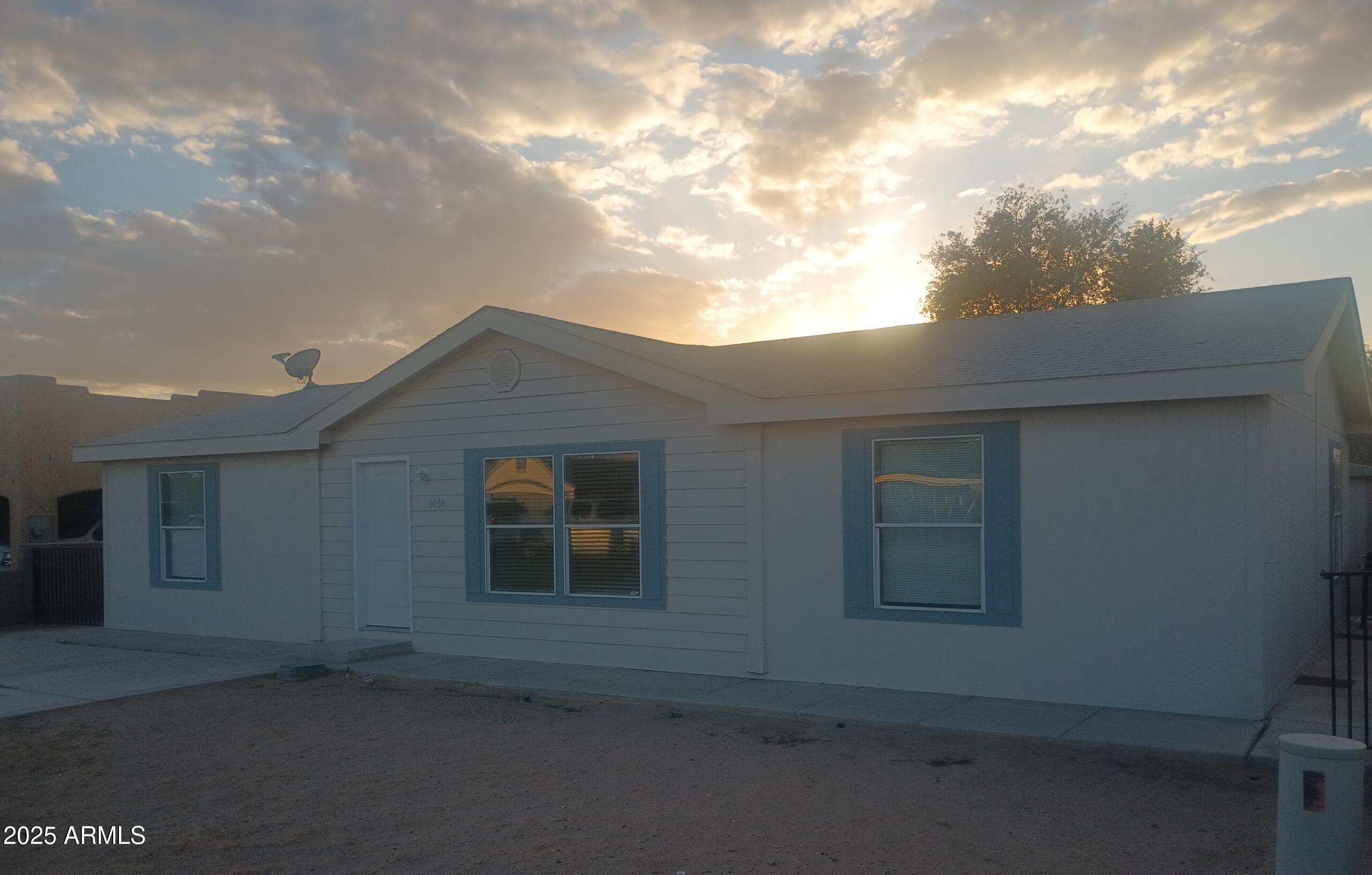 3036 S Fairchild Avenue Property Photo
