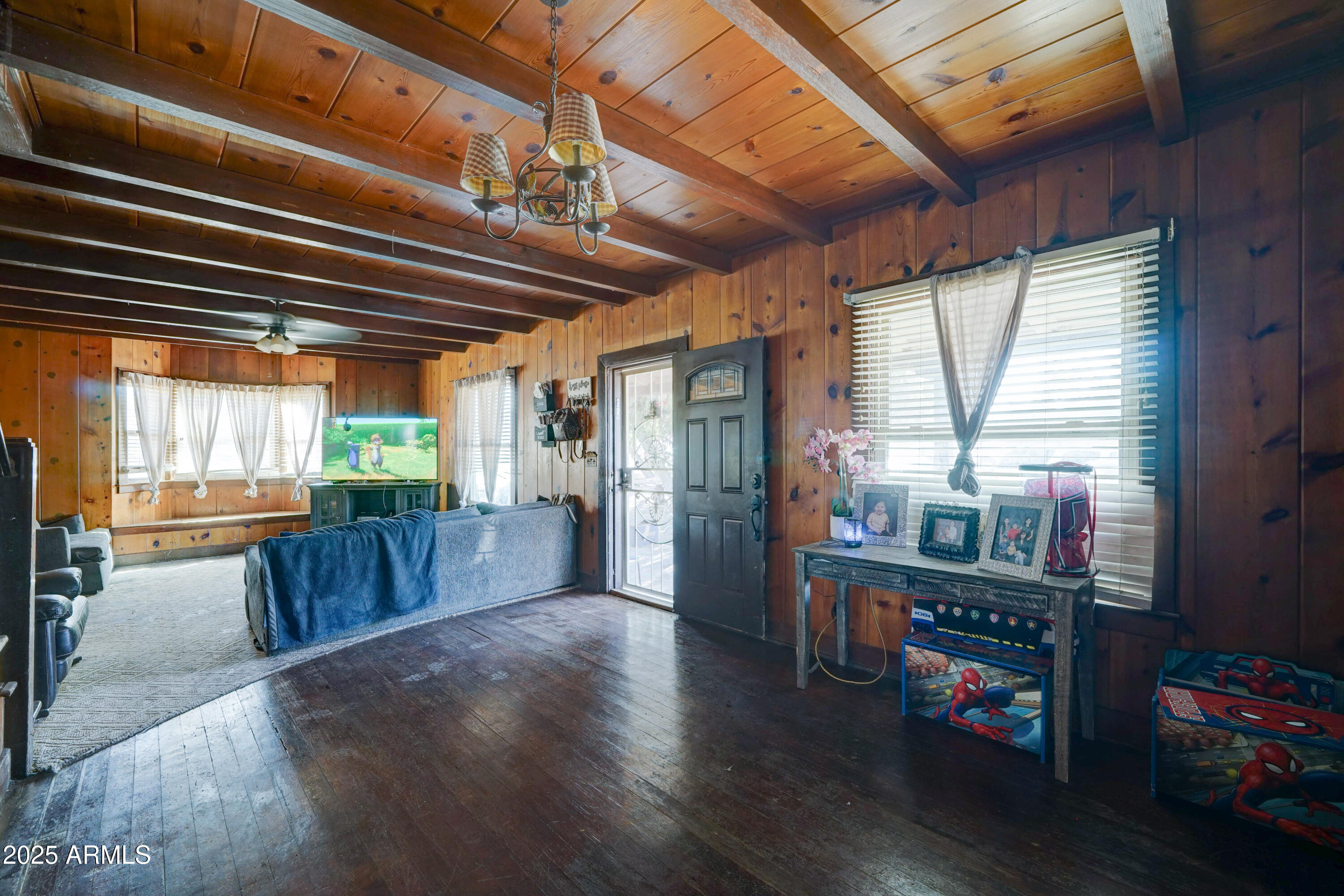 4302 W Dobbins Road Property Photo 7