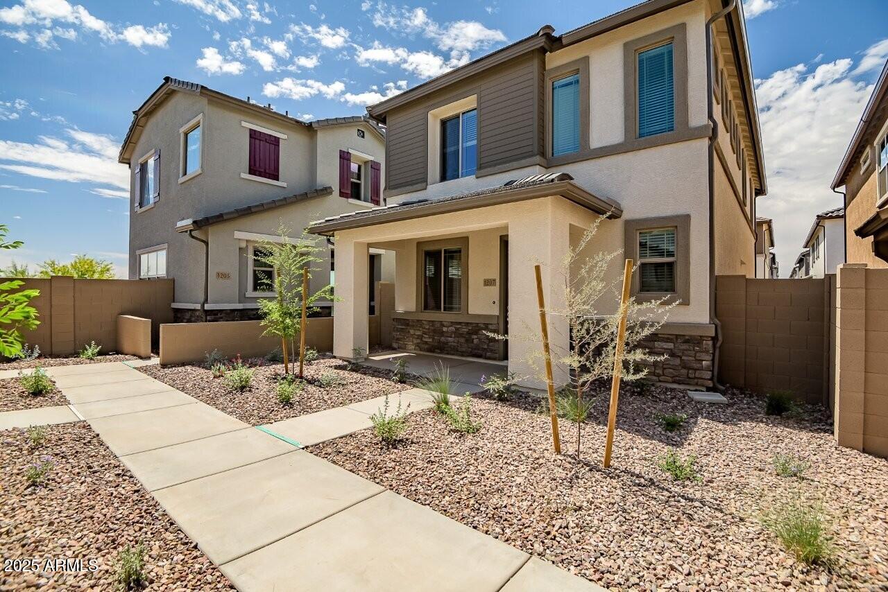 1207 W Sparrow Drive Property Photo 2