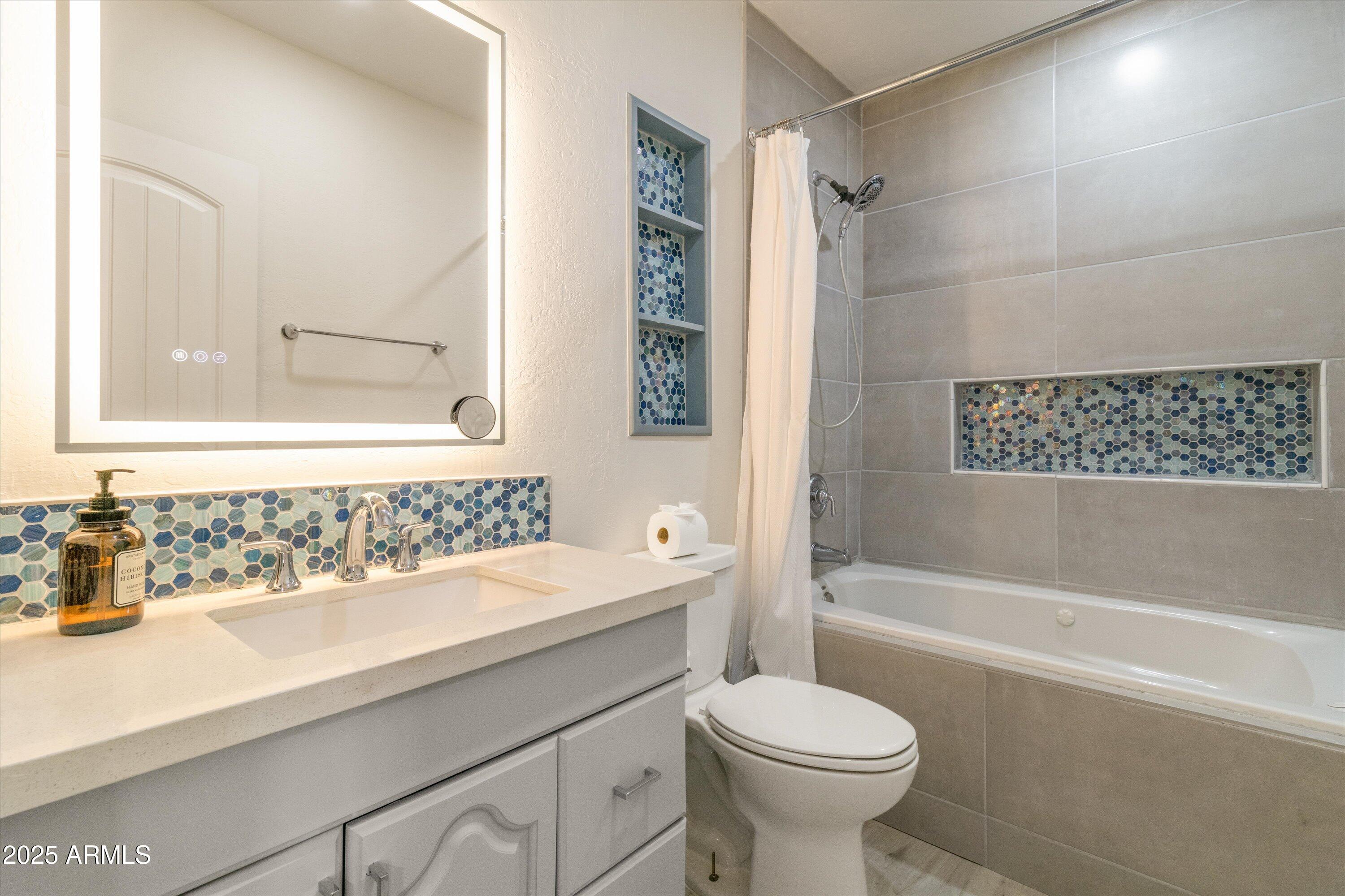 2366 E Shea Boulevard Property Photo 11