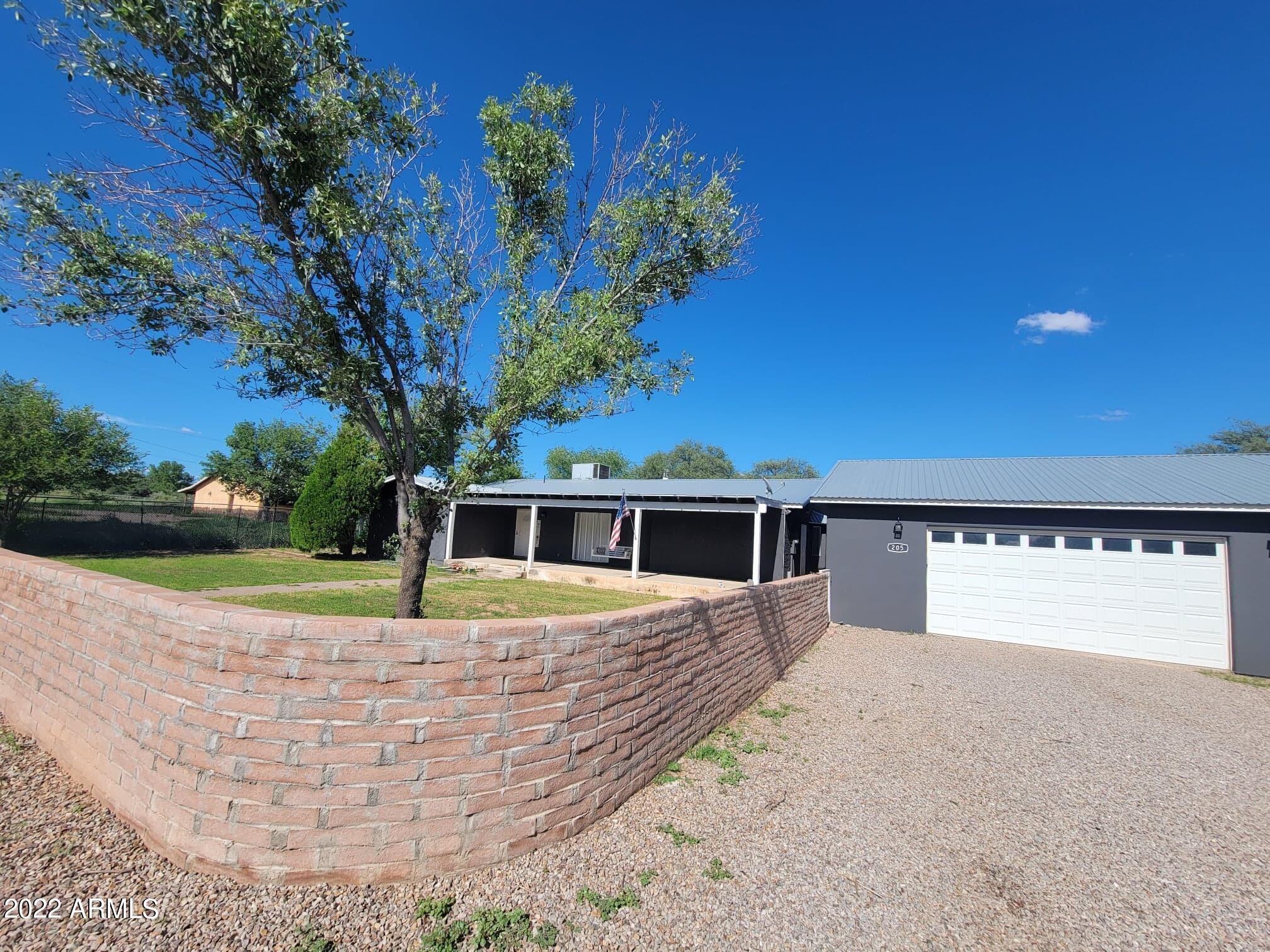 205 N Miller Lane Property Photo 1