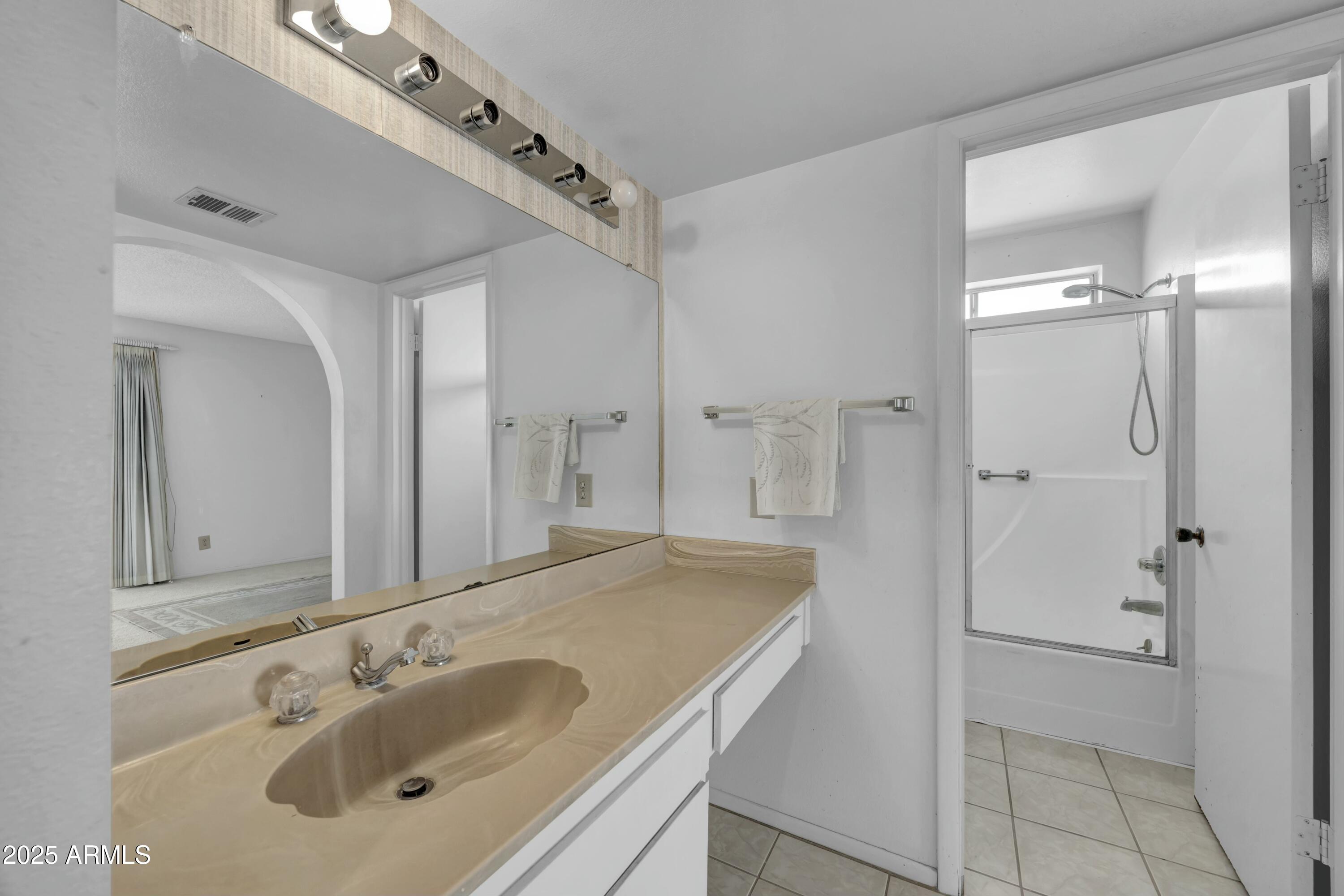 4925 W Mercer Lane Property Photo 10