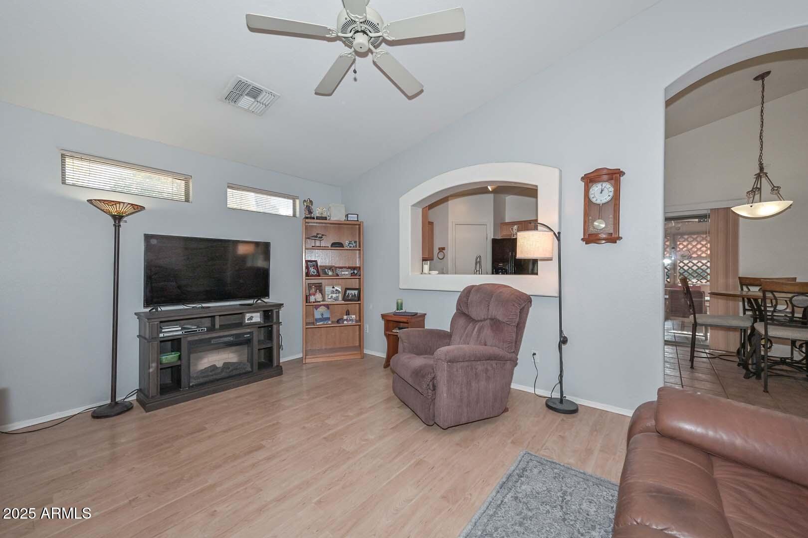 12721 W Valentine Avenue Property Photo 6