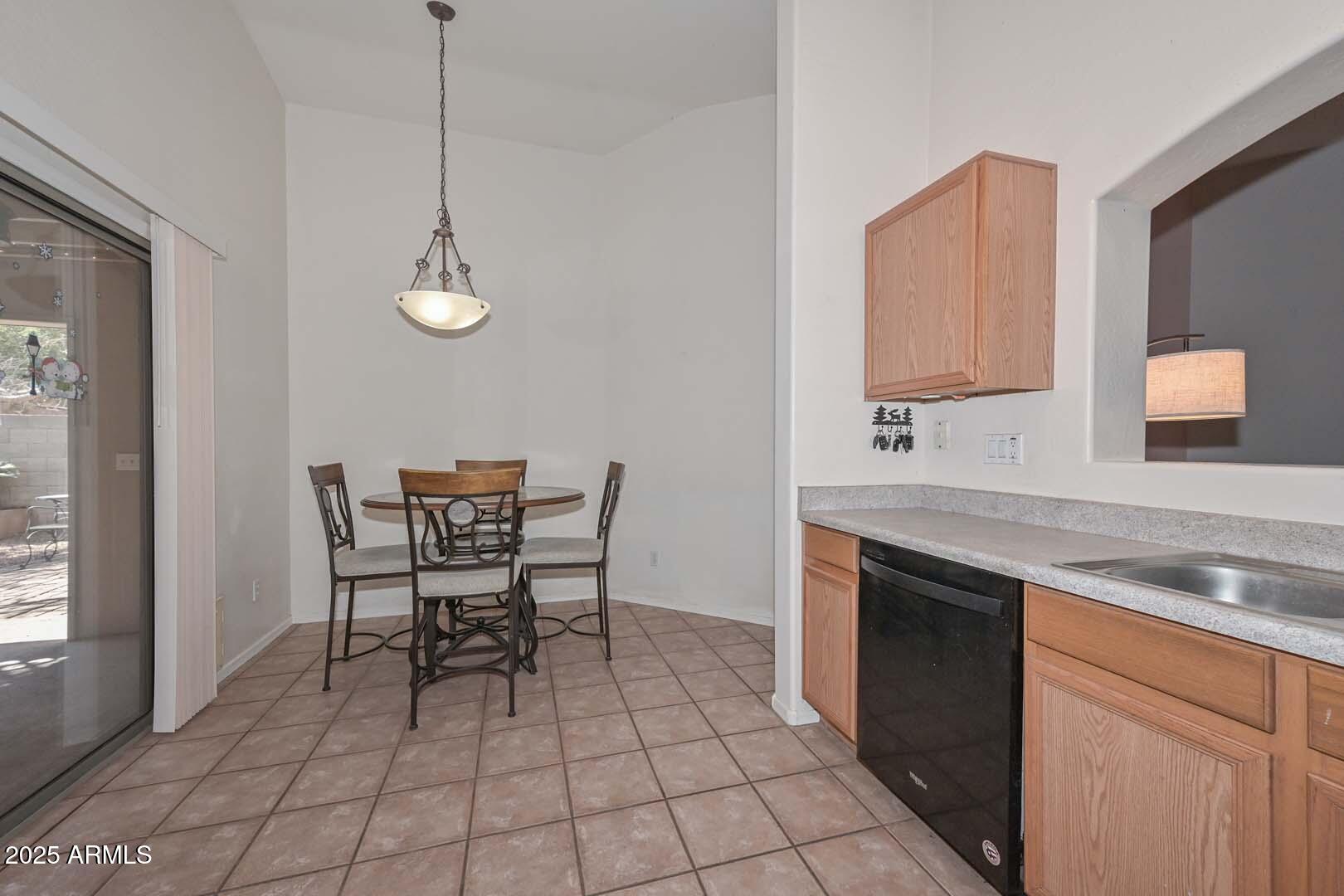 12721 W Valentine Avenue Property Photo 9