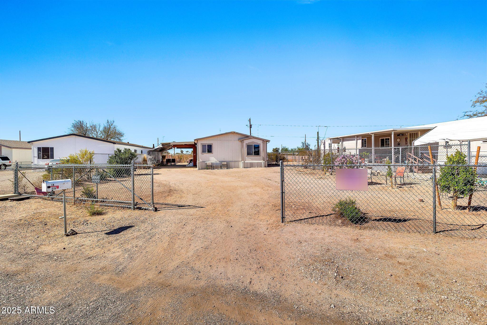 1936 S Mariposa Road Property Photo 1