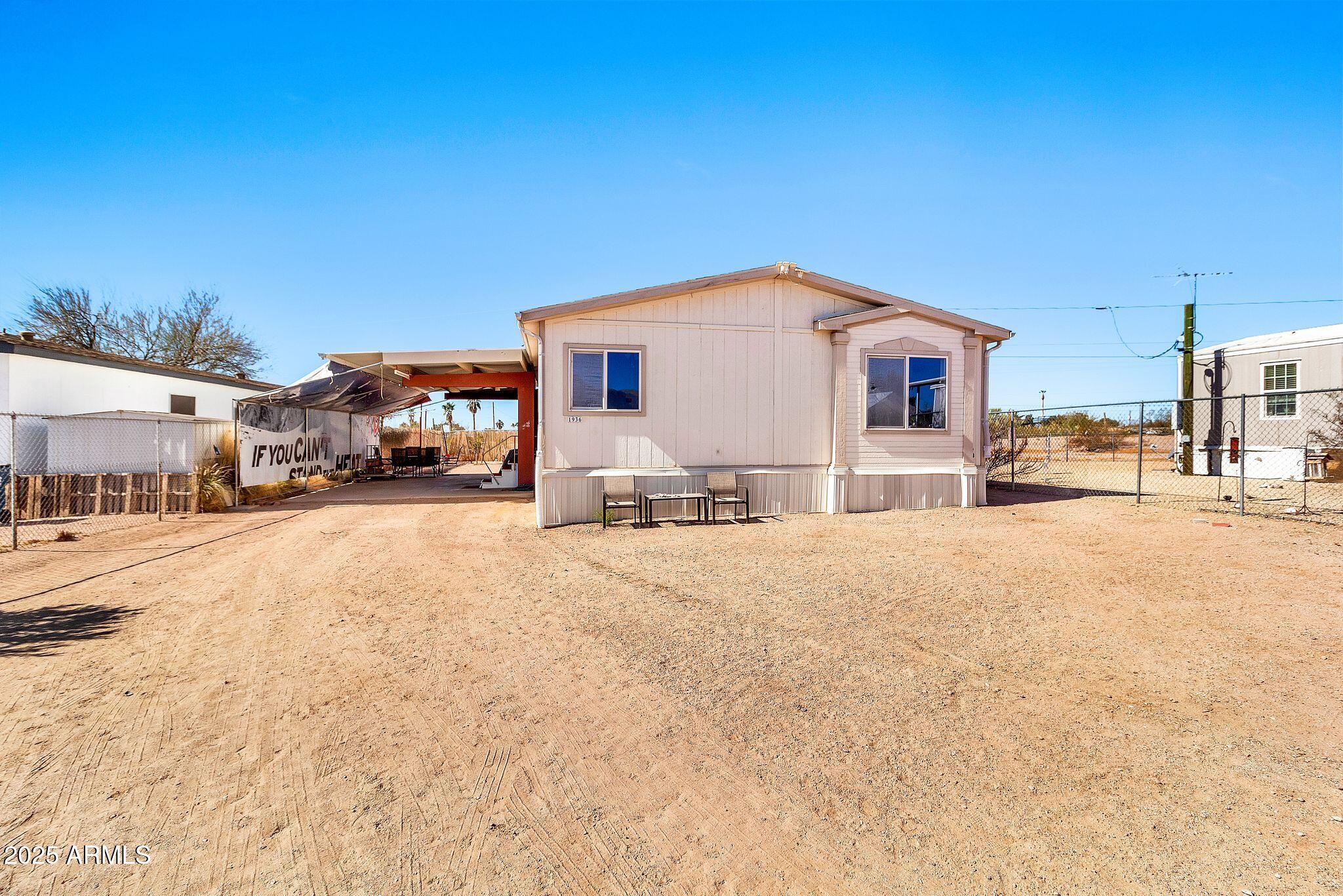 1936 S Mariposa Road Property Photo 2