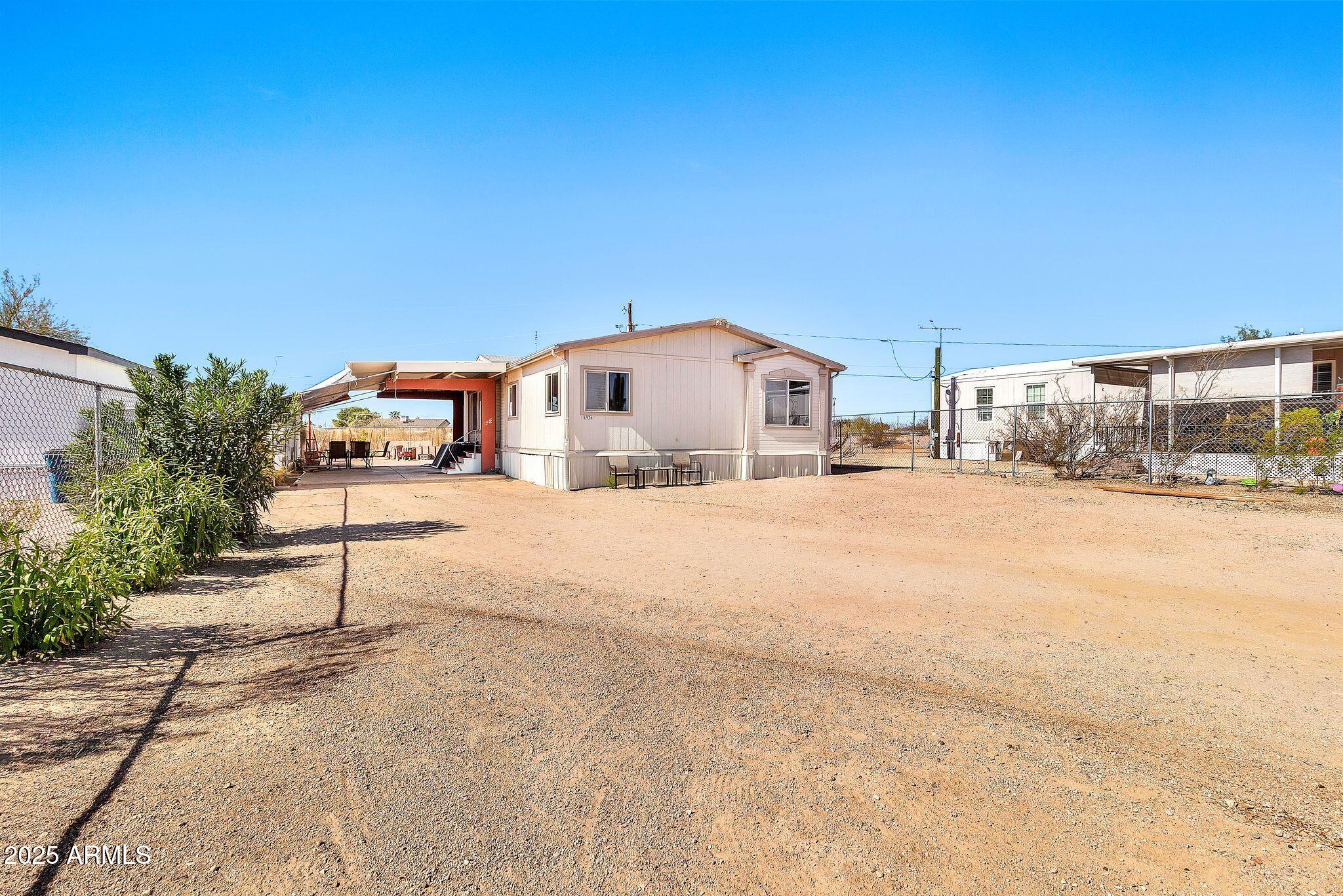 1936 S Mariposa Road Property Photo 4