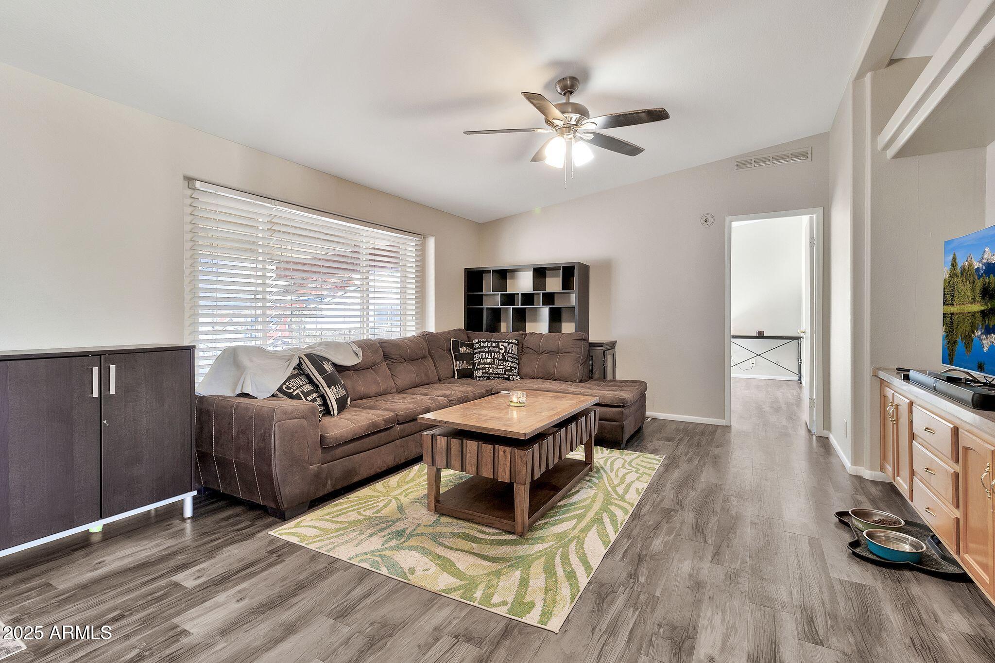 1936 S Mariposa Road Property Photo 6