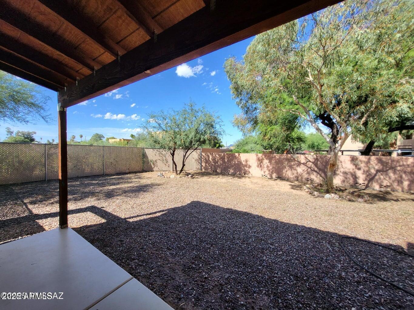 4007 N Stone Avenue Property Photo 12