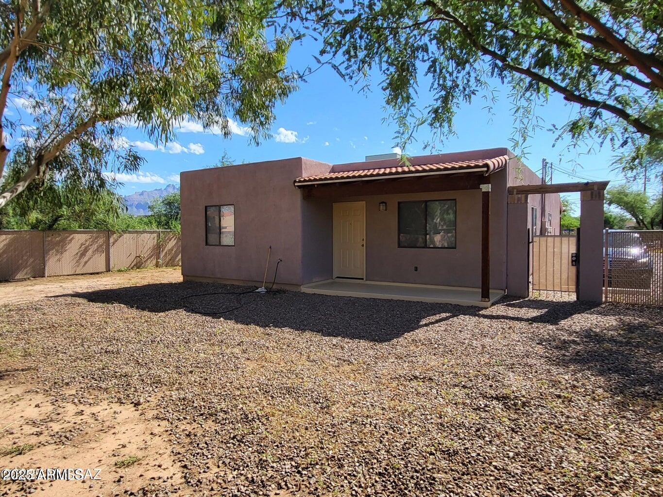 4007 N Stone Avenue Property Photo 13