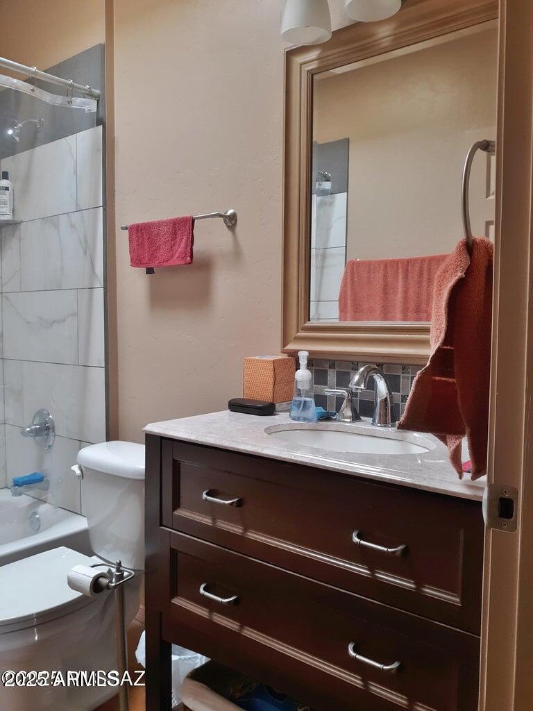 4007 N Stone Avenue Property Photo 20