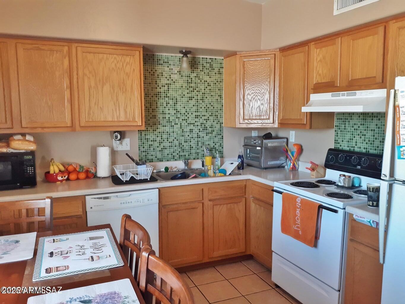 4007 N Stone Avenue Property Photo 25