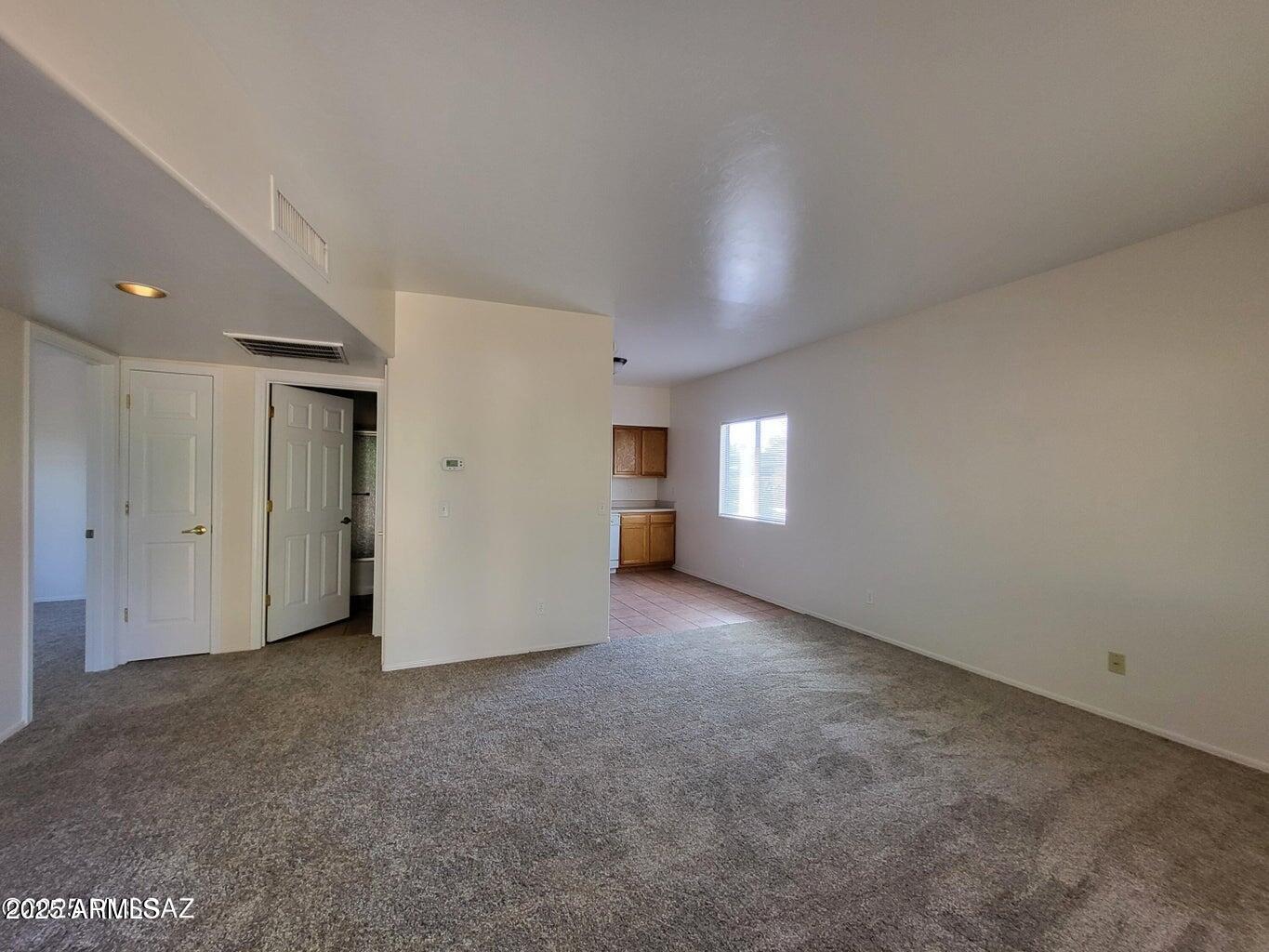 4007 N Stone Avenue Property Photo 28
