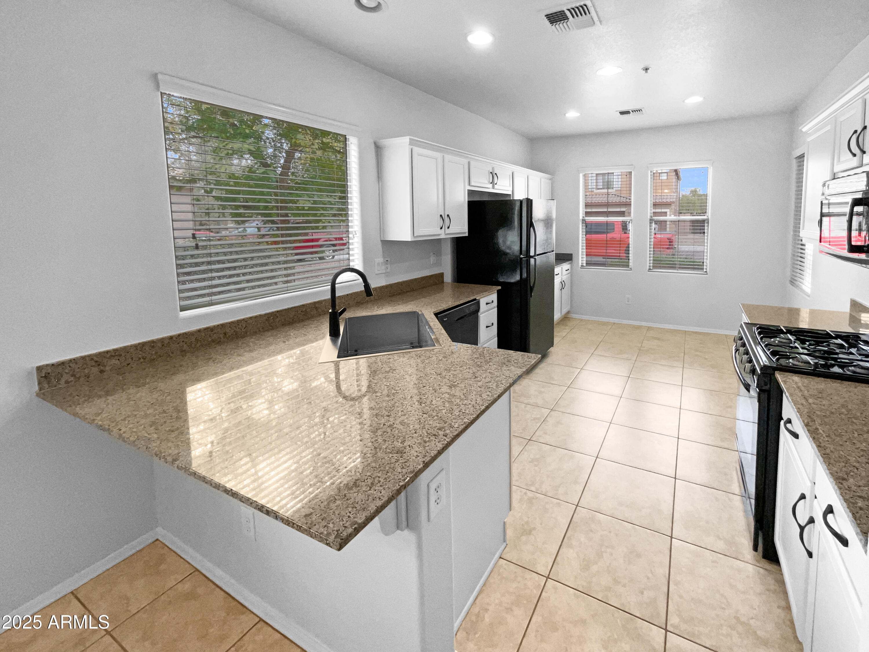 12163 W Chase Lane Property Photo 10