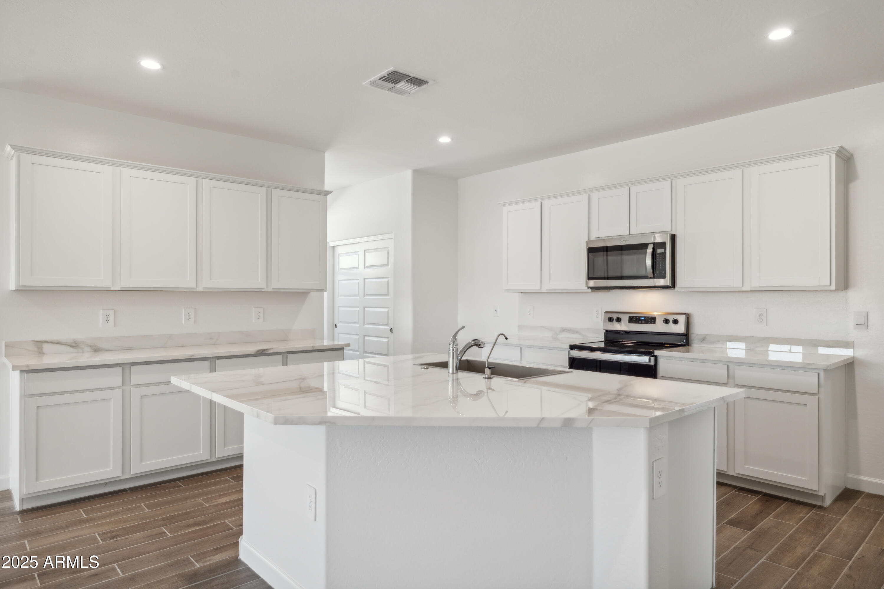 18848 E Bruno Drive Property Photo 6