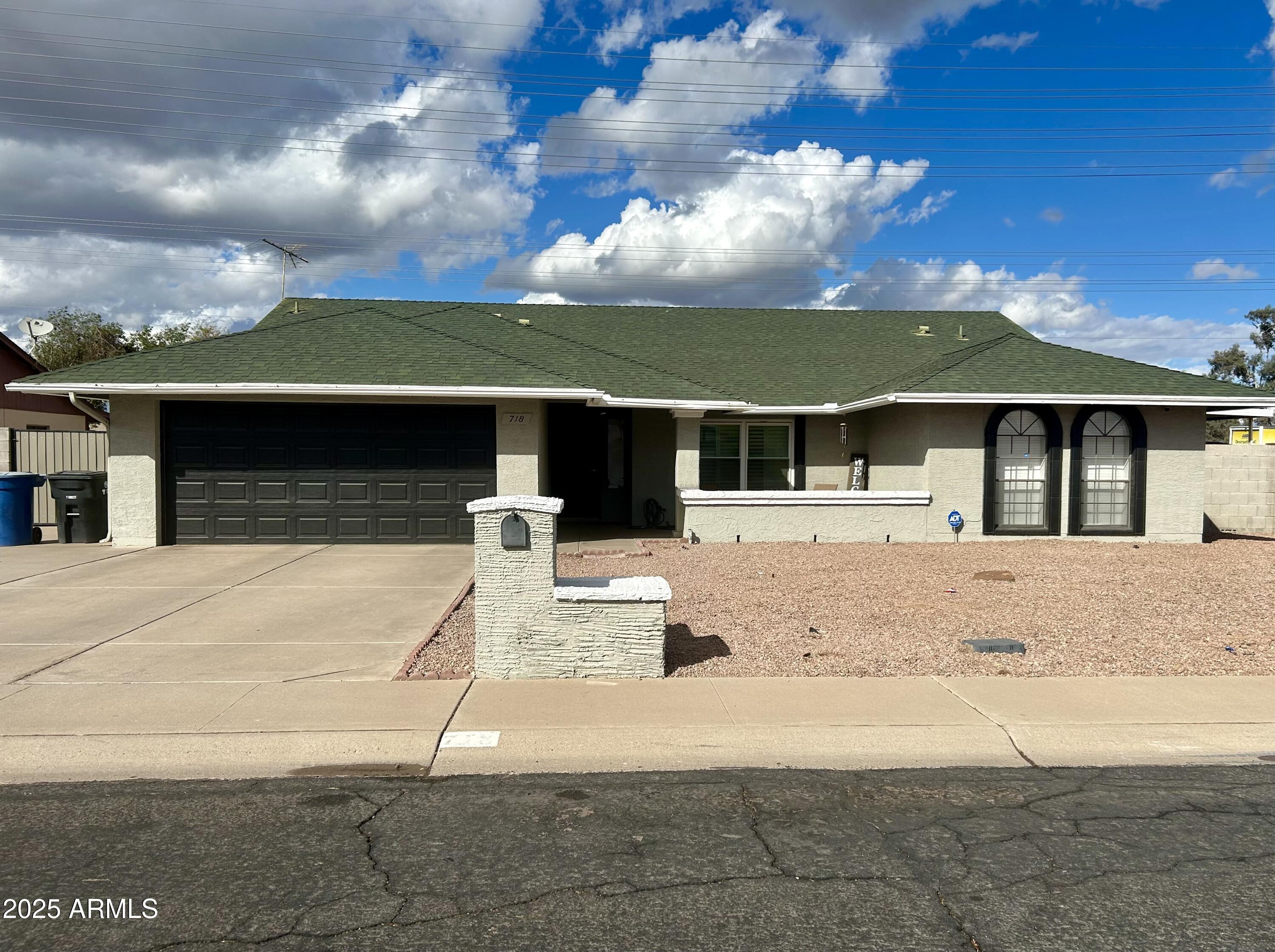 718 W Paseo Way Property Photo 1