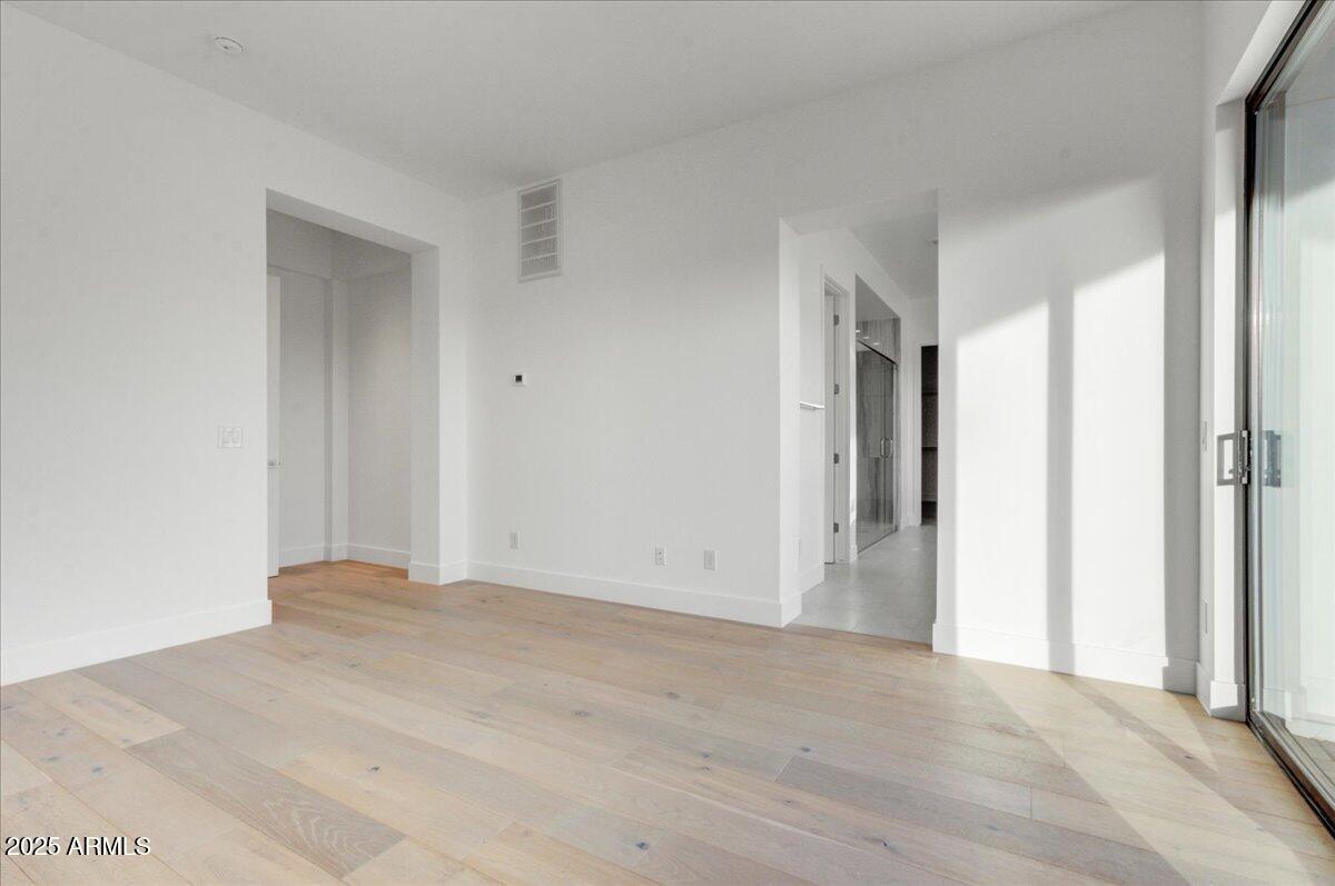 100 W Northern Avenue Property Photo 7