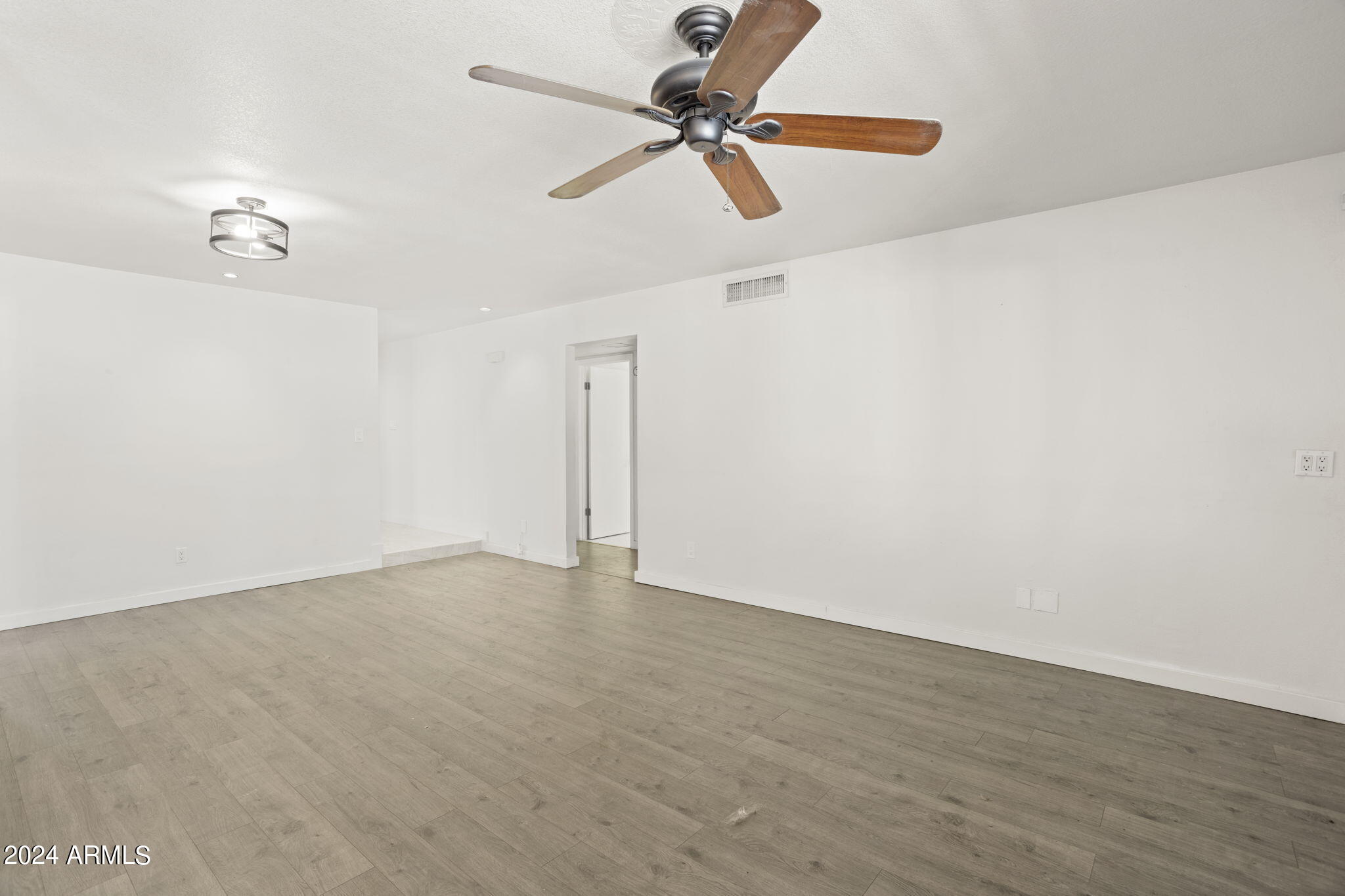 14810 N 51 St Street Property Photo 17