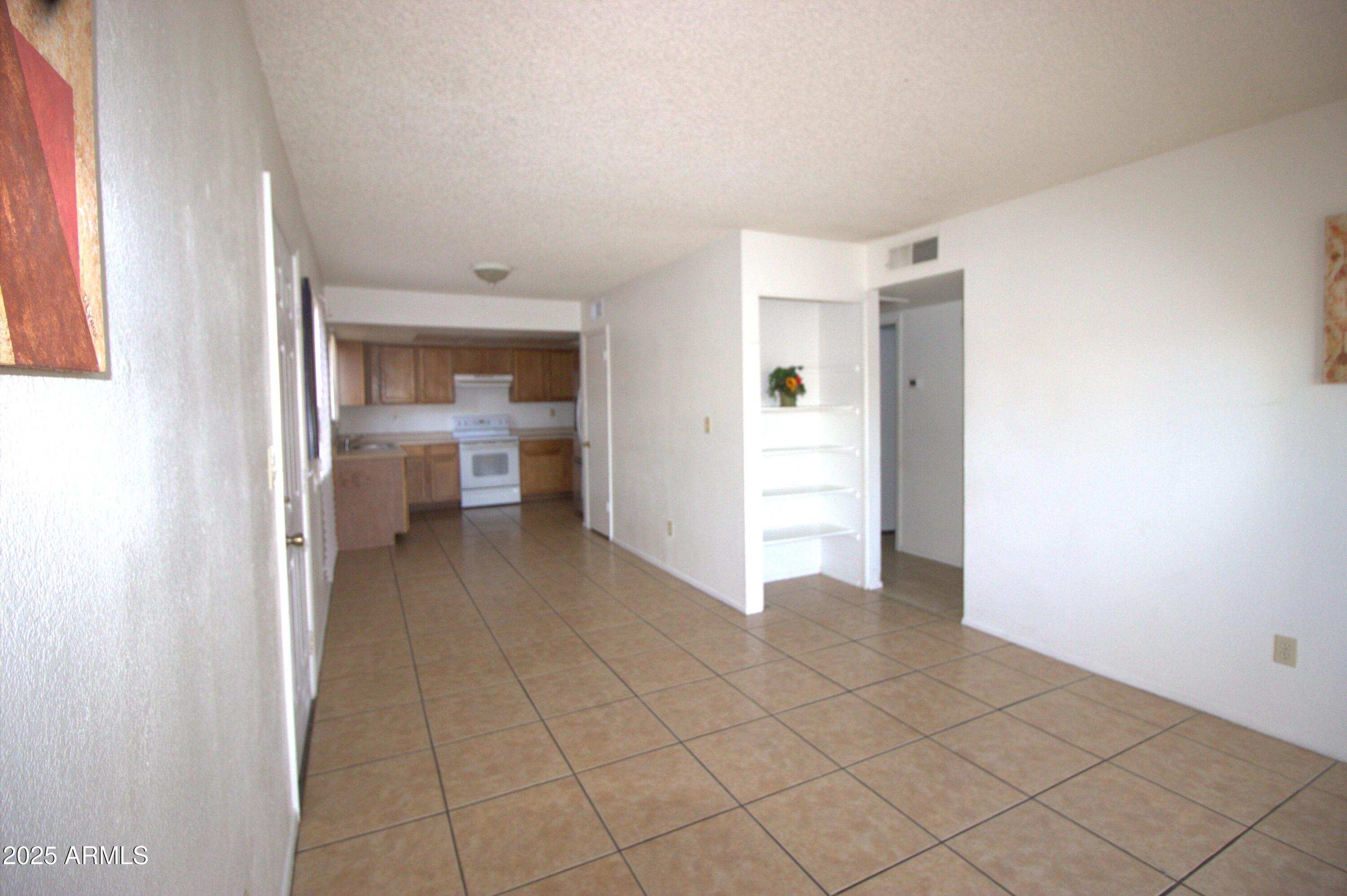 4409 E Wood Street Property Photo 3