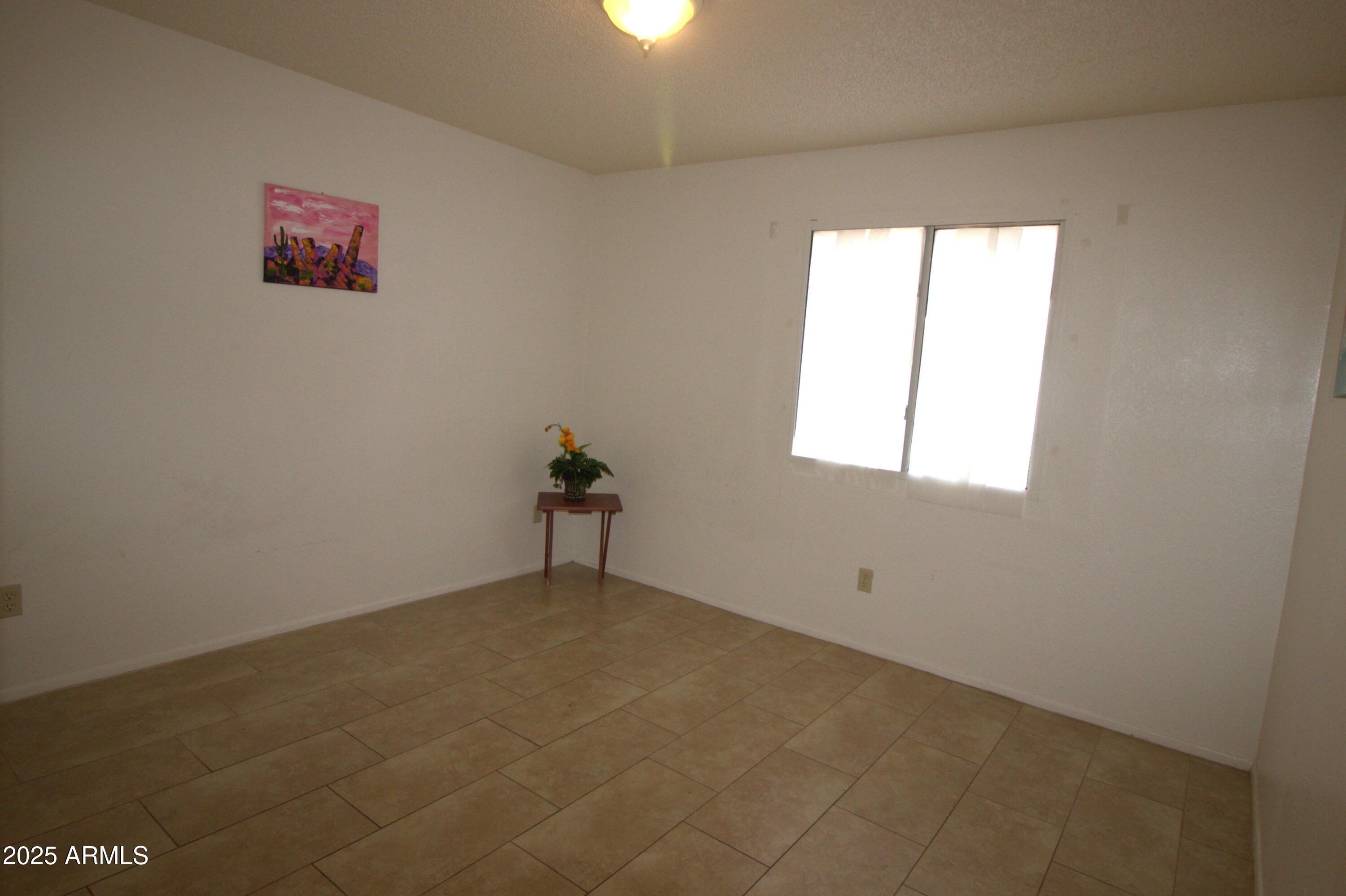 4409 E Wood Street Property Photo 4