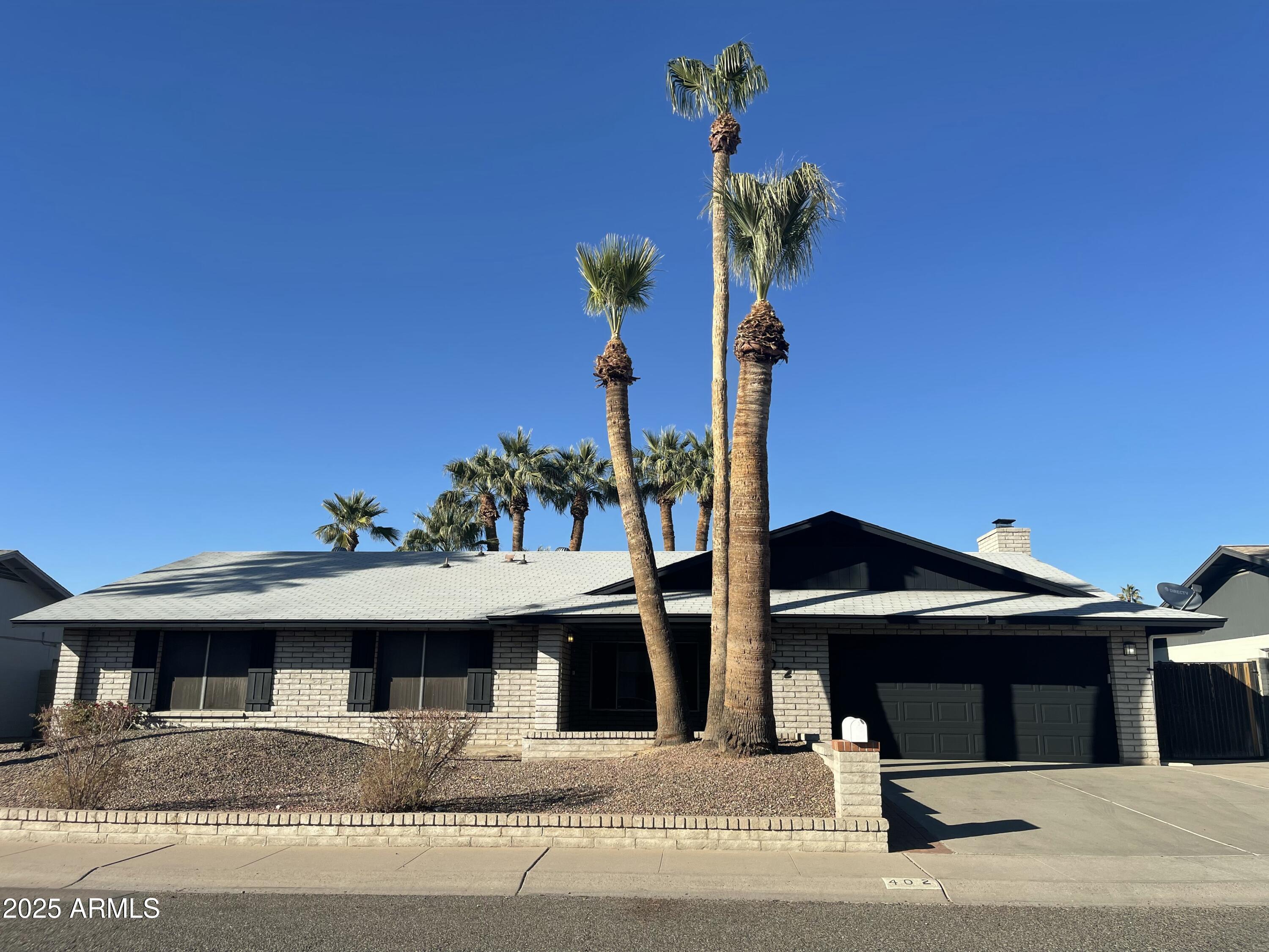 402 E Muriel Drive Property Photo 1