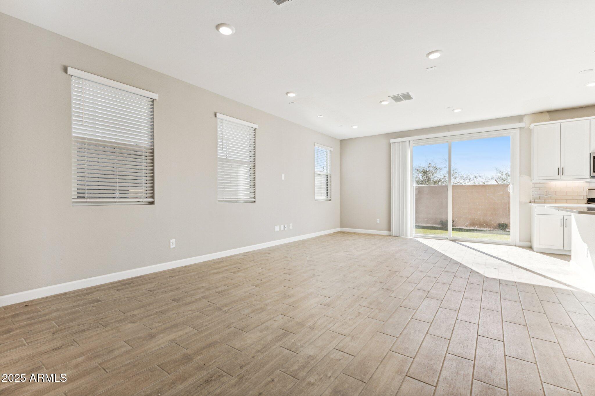 21056 N 58th Street Property Photo 7