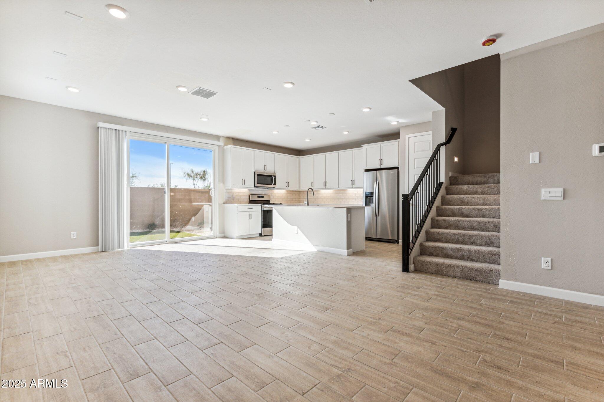 21056 N 58th Street Property Photo 8
