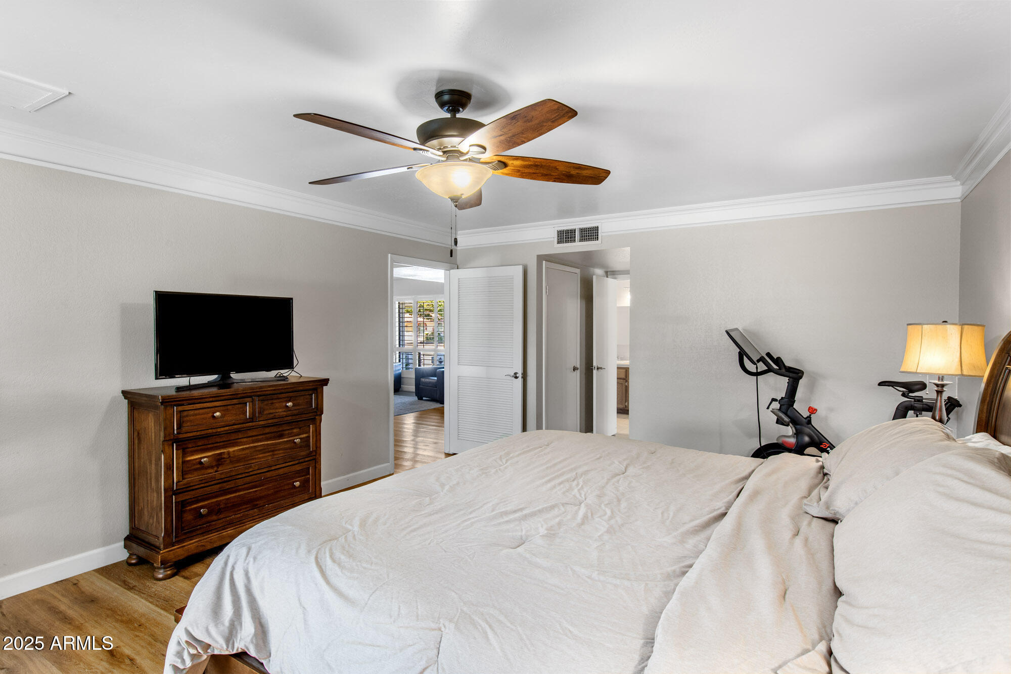 401 E Marconi Avenue Property Photo 15
