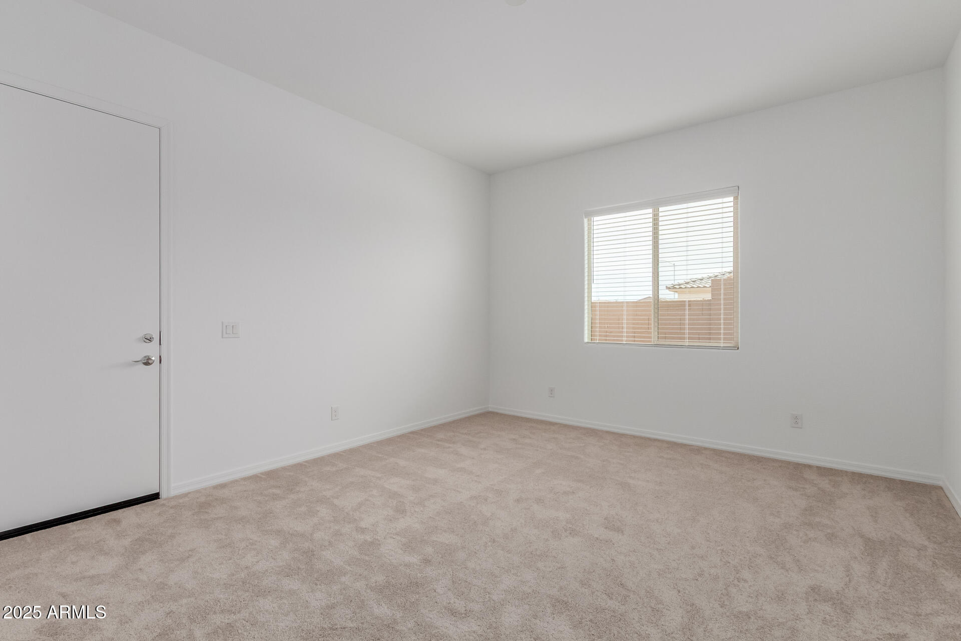 8817 W Denton Lane Property Photo 9