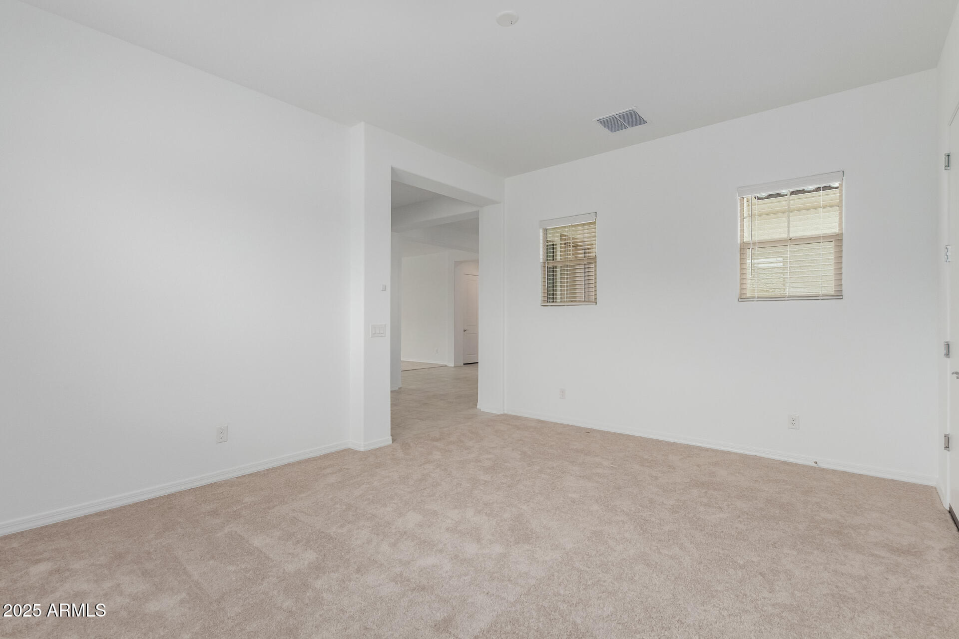 8817 W Denton Lane Property Photo 10