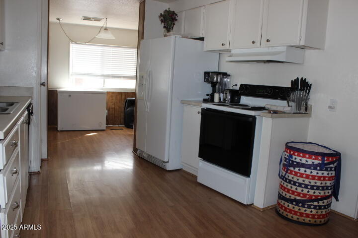 9501 E Broadway Road Property Photo 17
