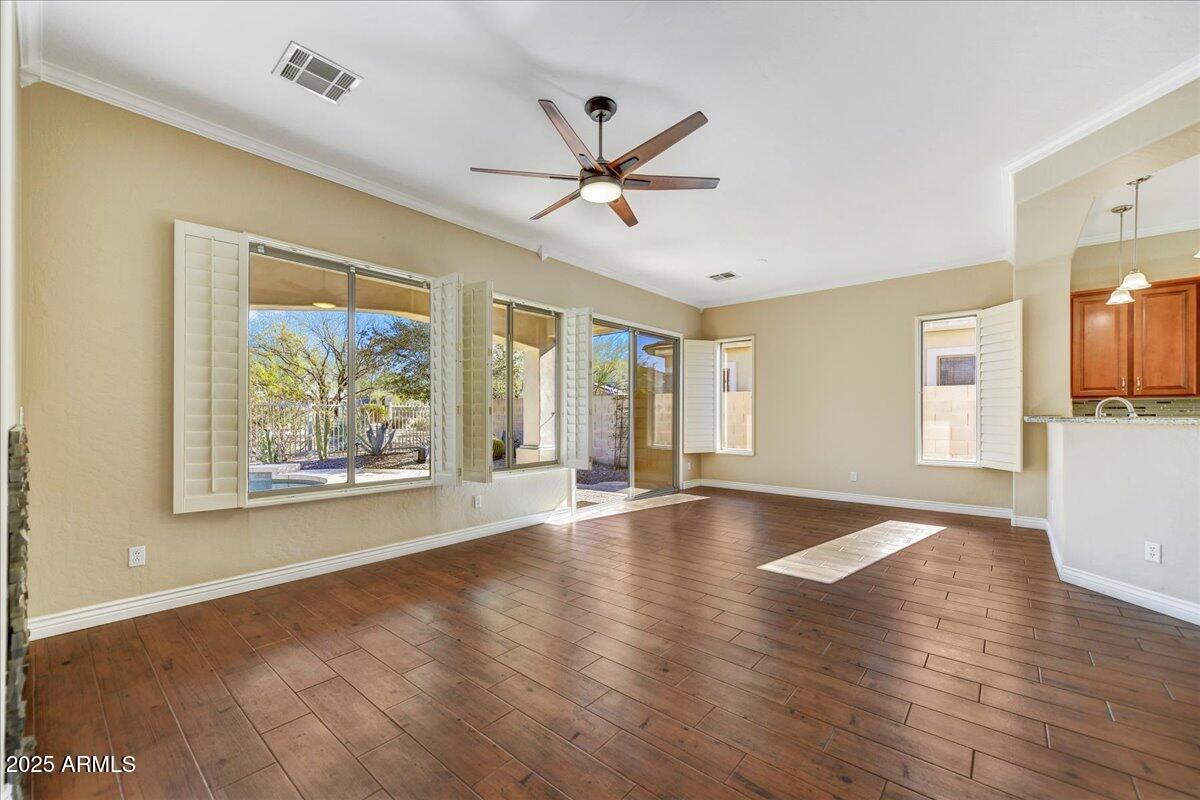 5040 E Robin Lane Property Photo 2