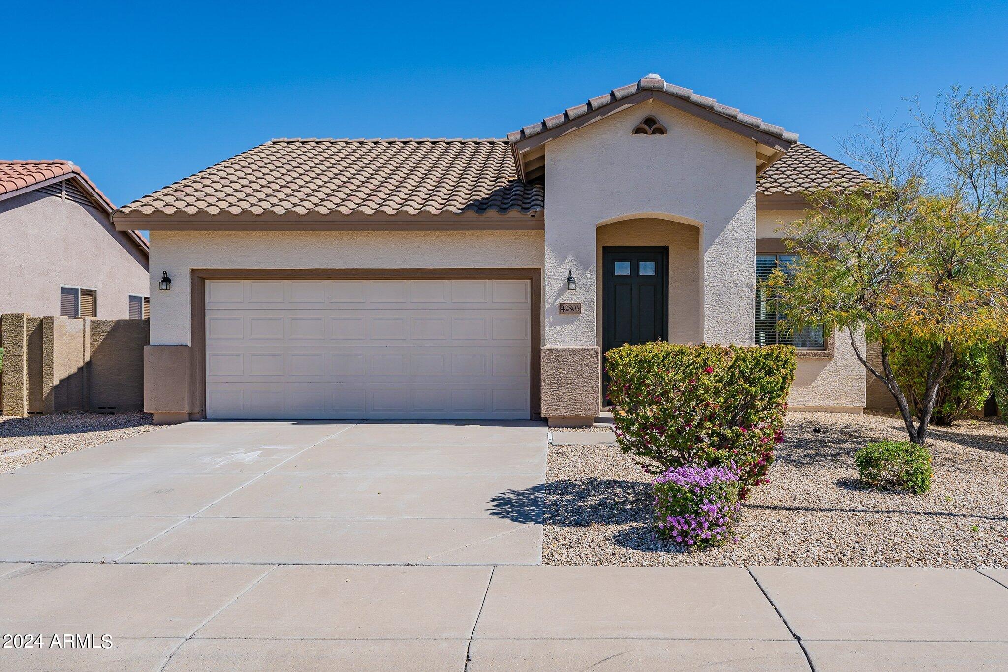 42805 N Hudson Trail Property Photo 1