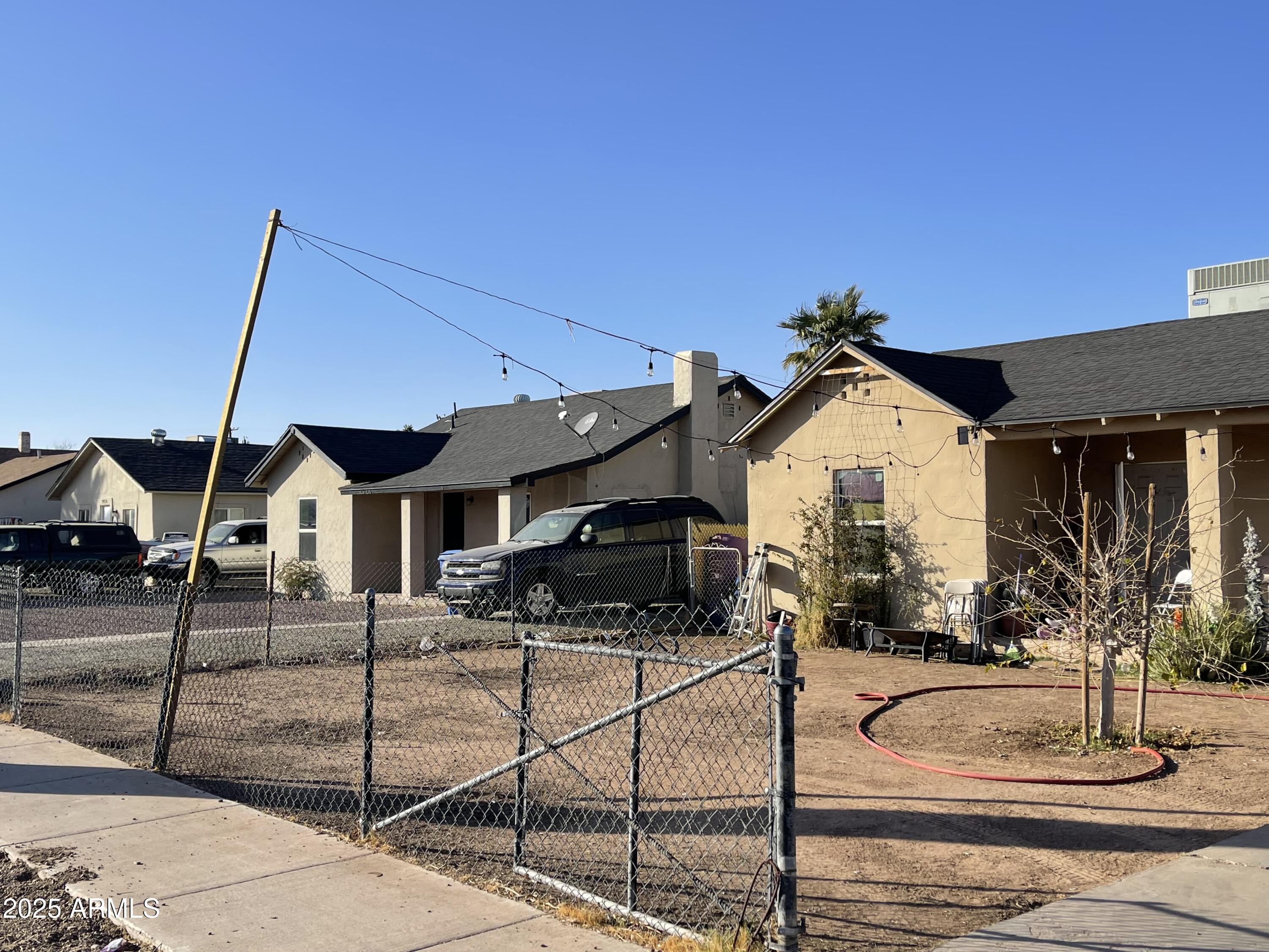 2930 E Monroe Street Property Photo