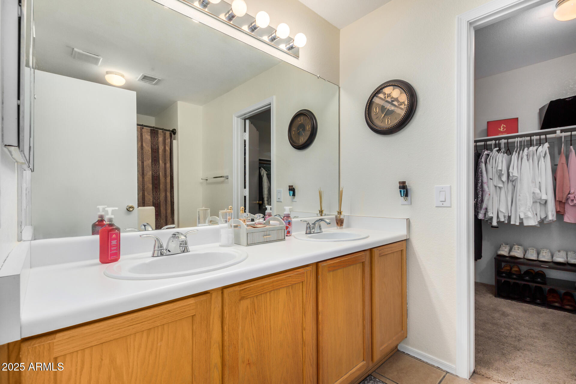 1165 W 4th Avenue Property Photo 16