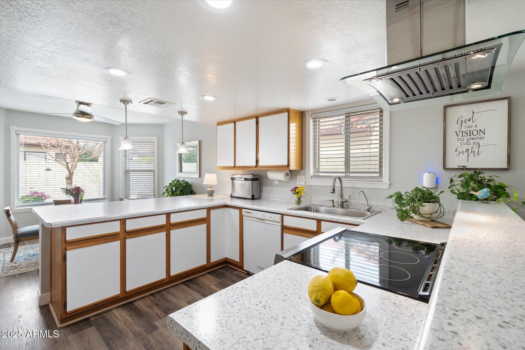 542 S Higley Road Property Photo 10