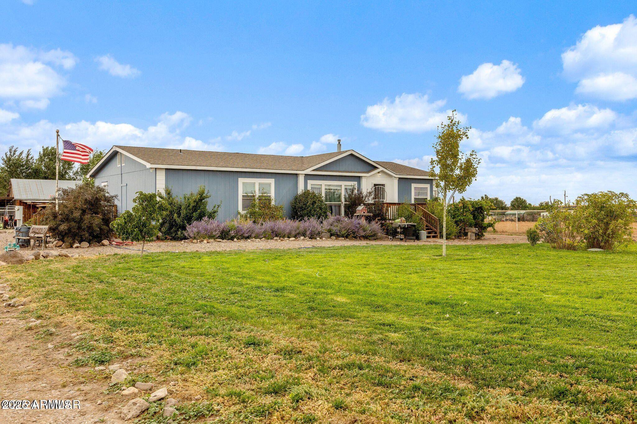 15 Cr N4071 Property Photo 1