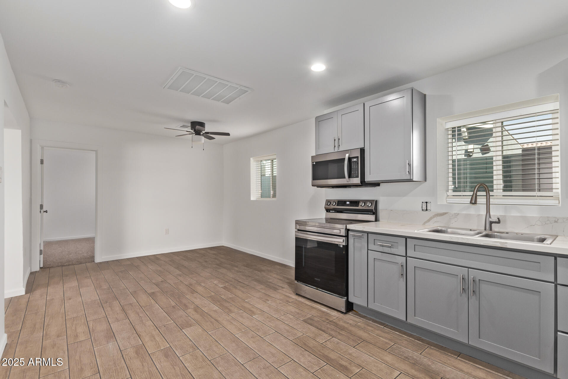 13805 N Luna Street Property Photo 5