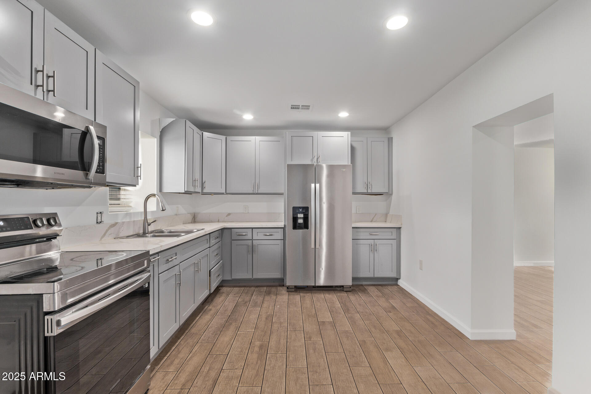 13805 N Luna Street Property Photo 6