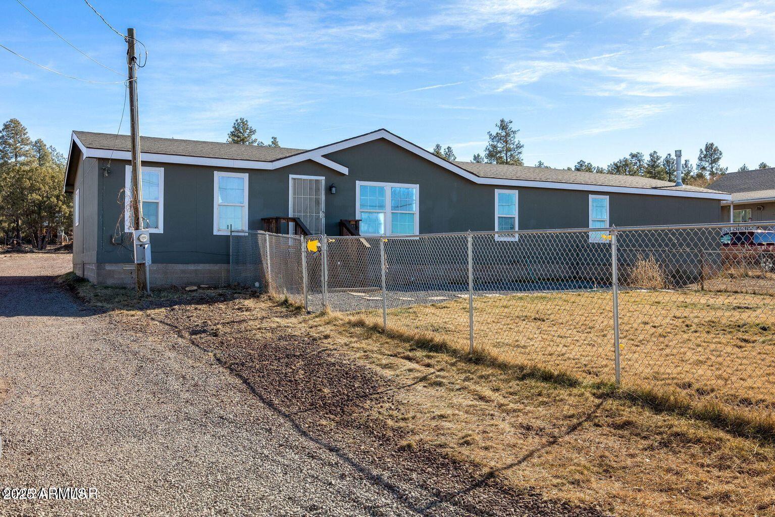 2379 Parkinson Road Property Photo