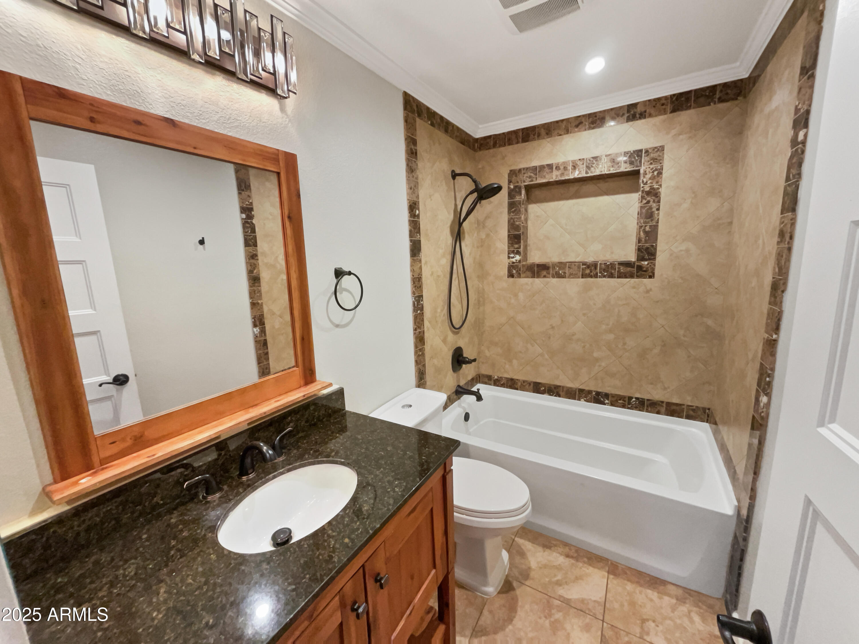 14645 S 25th Place Property Photo 12