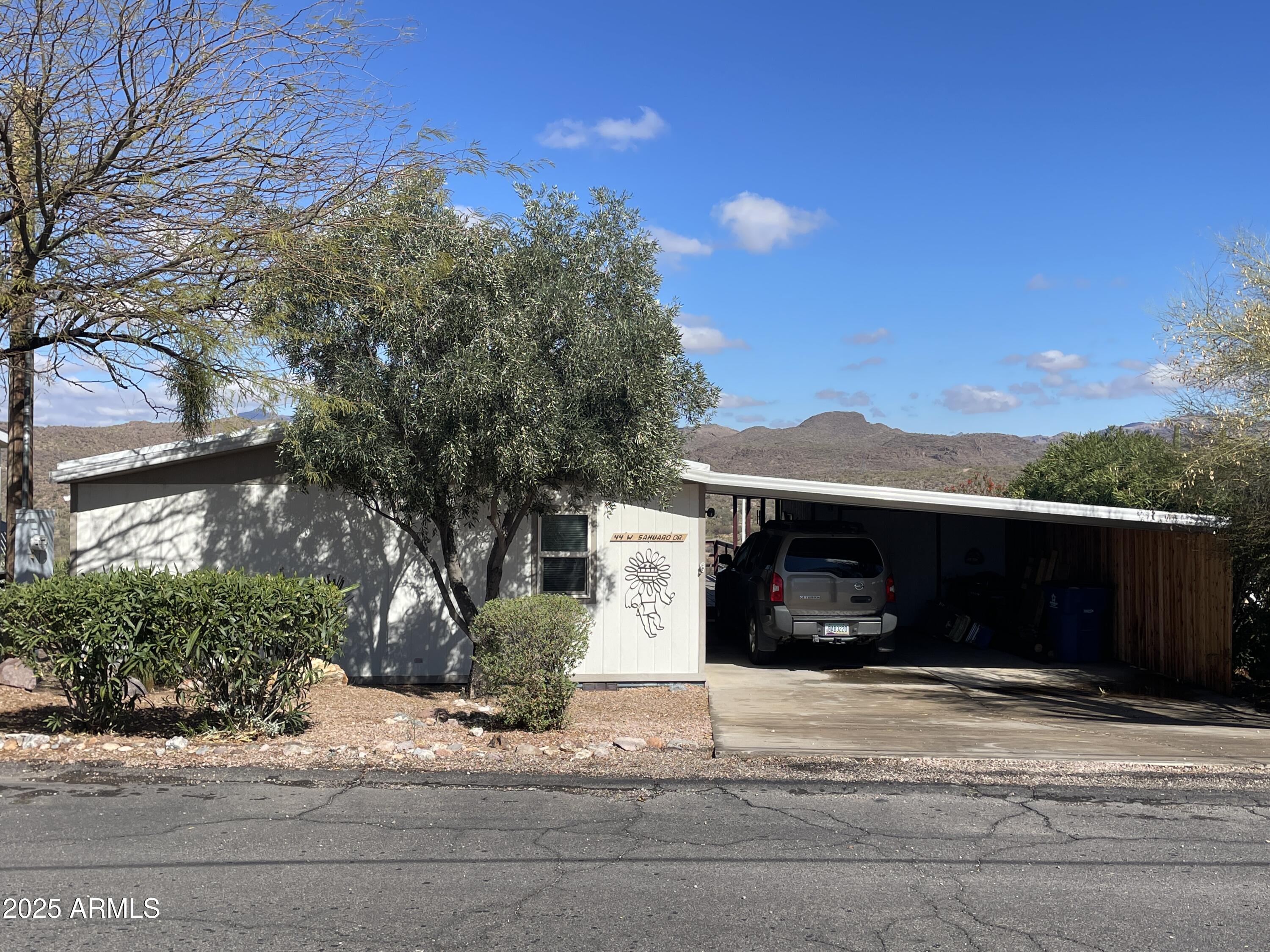 44 W SAHUARO Drive