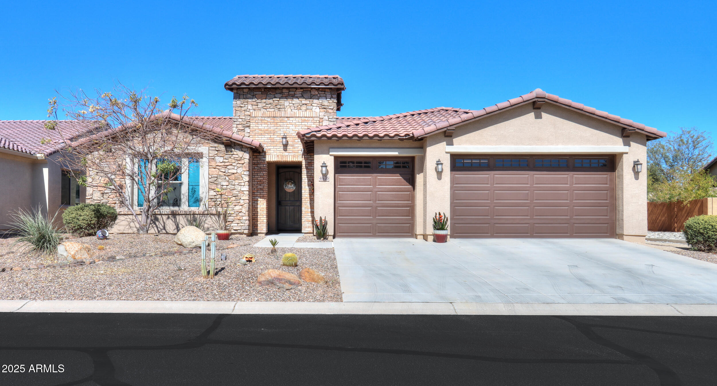 4576 W Agave Avenue Property Photo 1